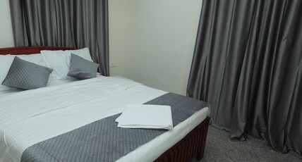 White house Room Type - Bedroom 4