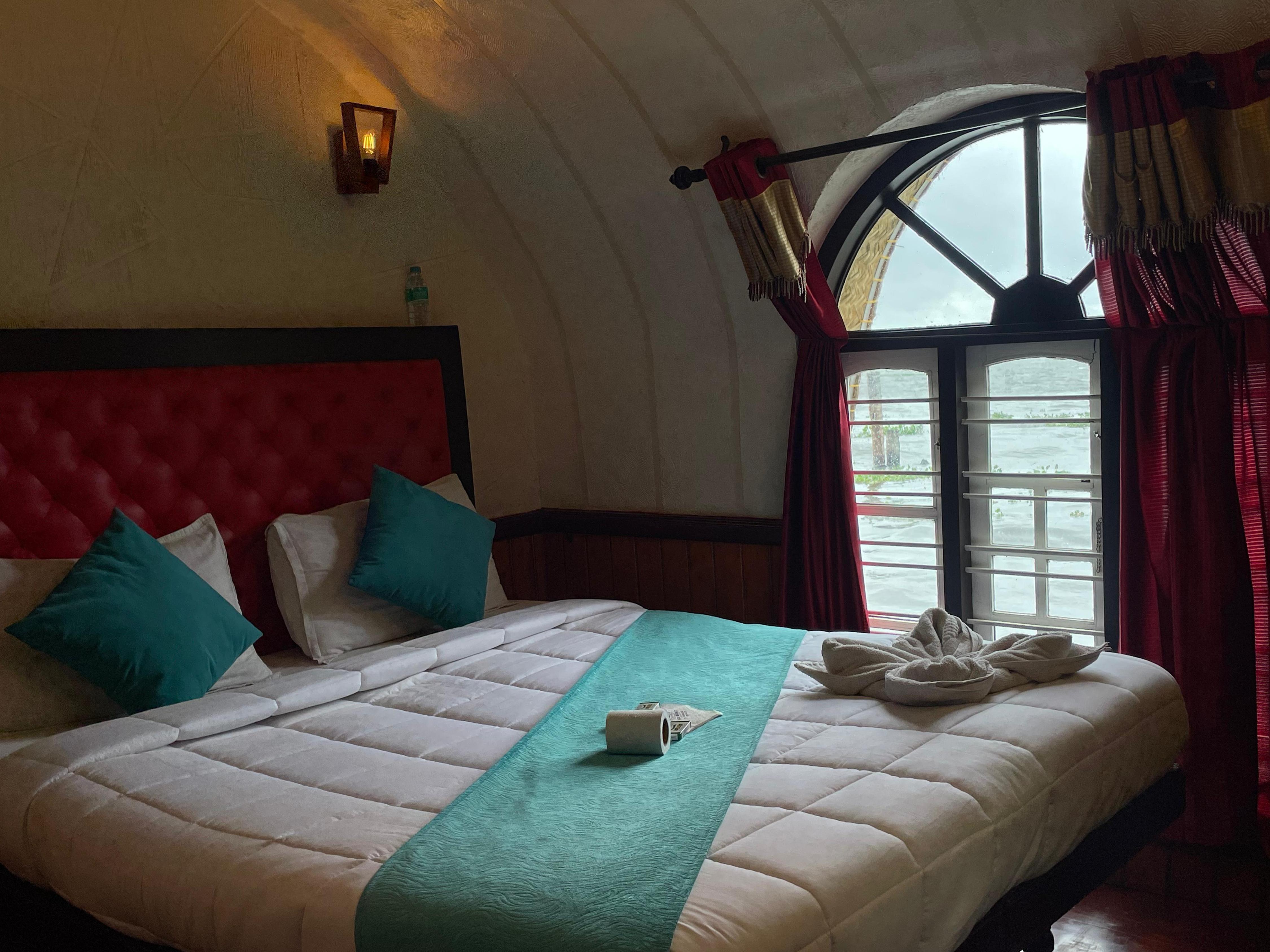 GRAND ECO HOUSE BOAT PRIVATE LIMITED - Tap to explore photos