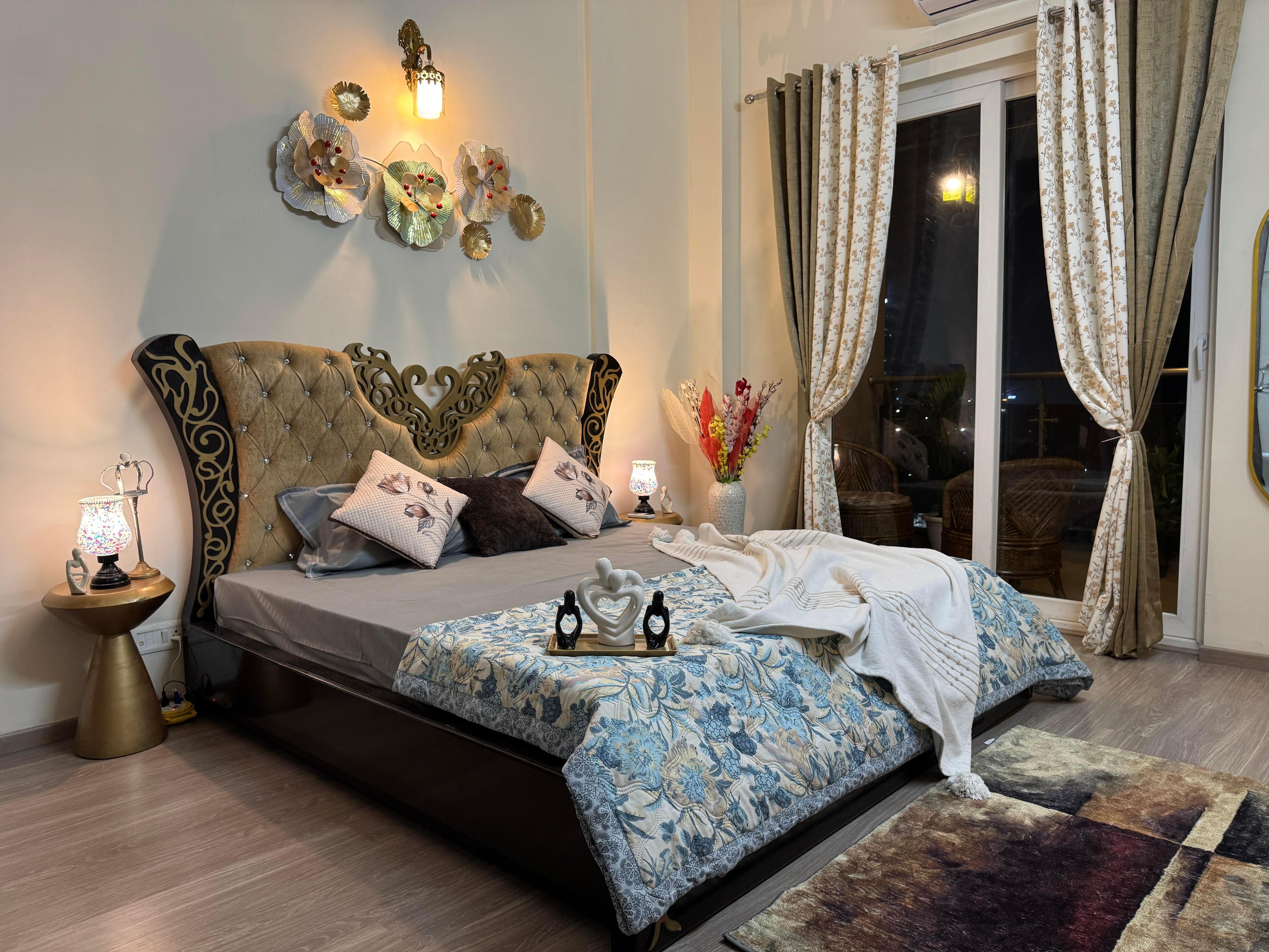 French Vibes Lavish Private Stay in Gurgaon NCR - Tap to explore photos