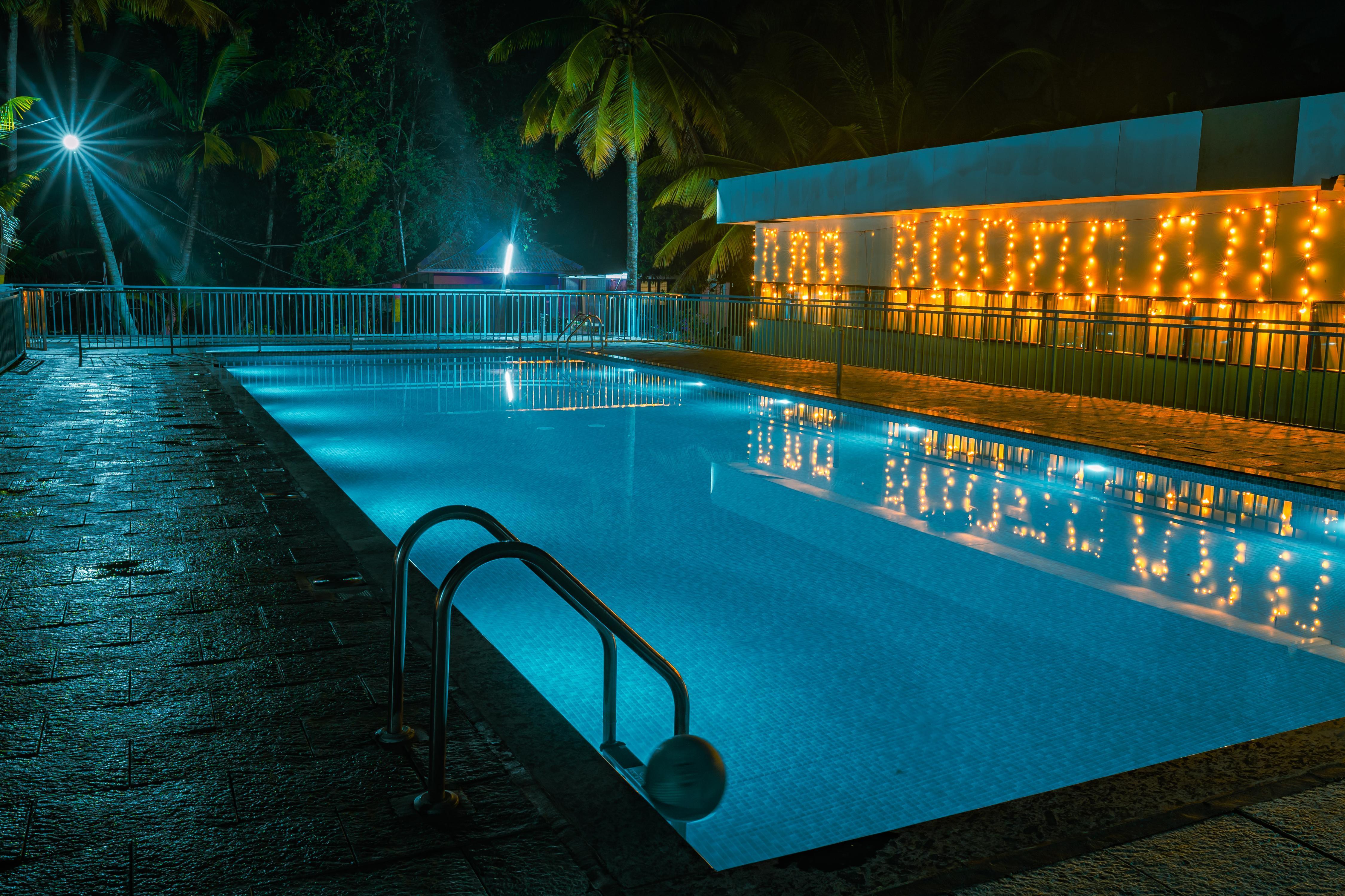 Manroe Island Lake Resort