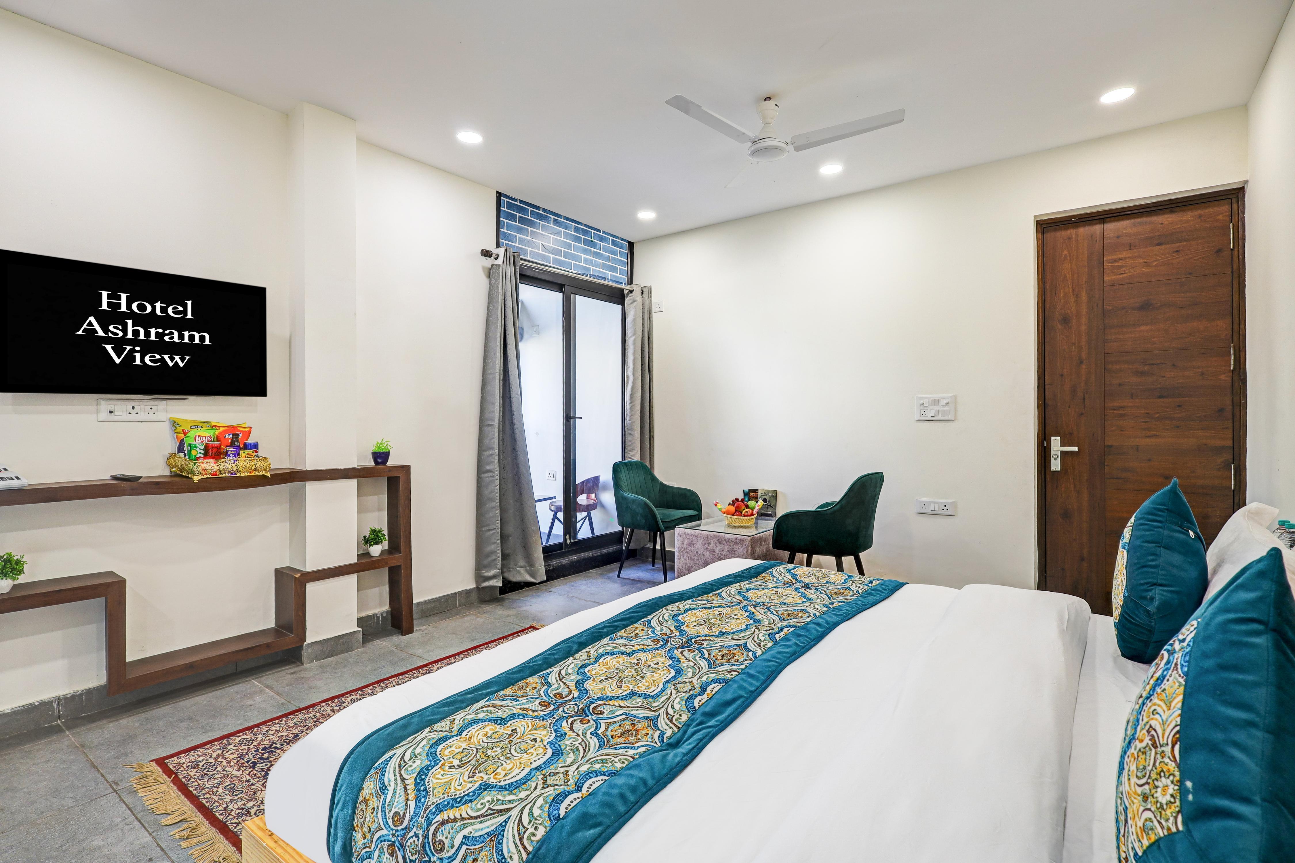 Hotel Ashram View Near Nizamuddin Railway Station