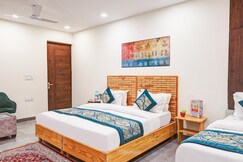 Hotel Ashram View Near Nizamuddin Railway Station