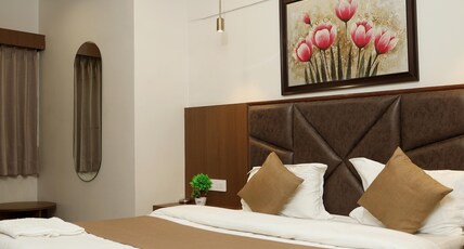 Hotel Sai, Naranpura Room Type - Deluxe Room