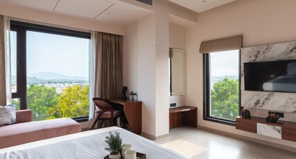 PINNACLE Udaipur - Boutique Rooftop Pool Hotel, Near the Lakes Room Type - Presidential Suite