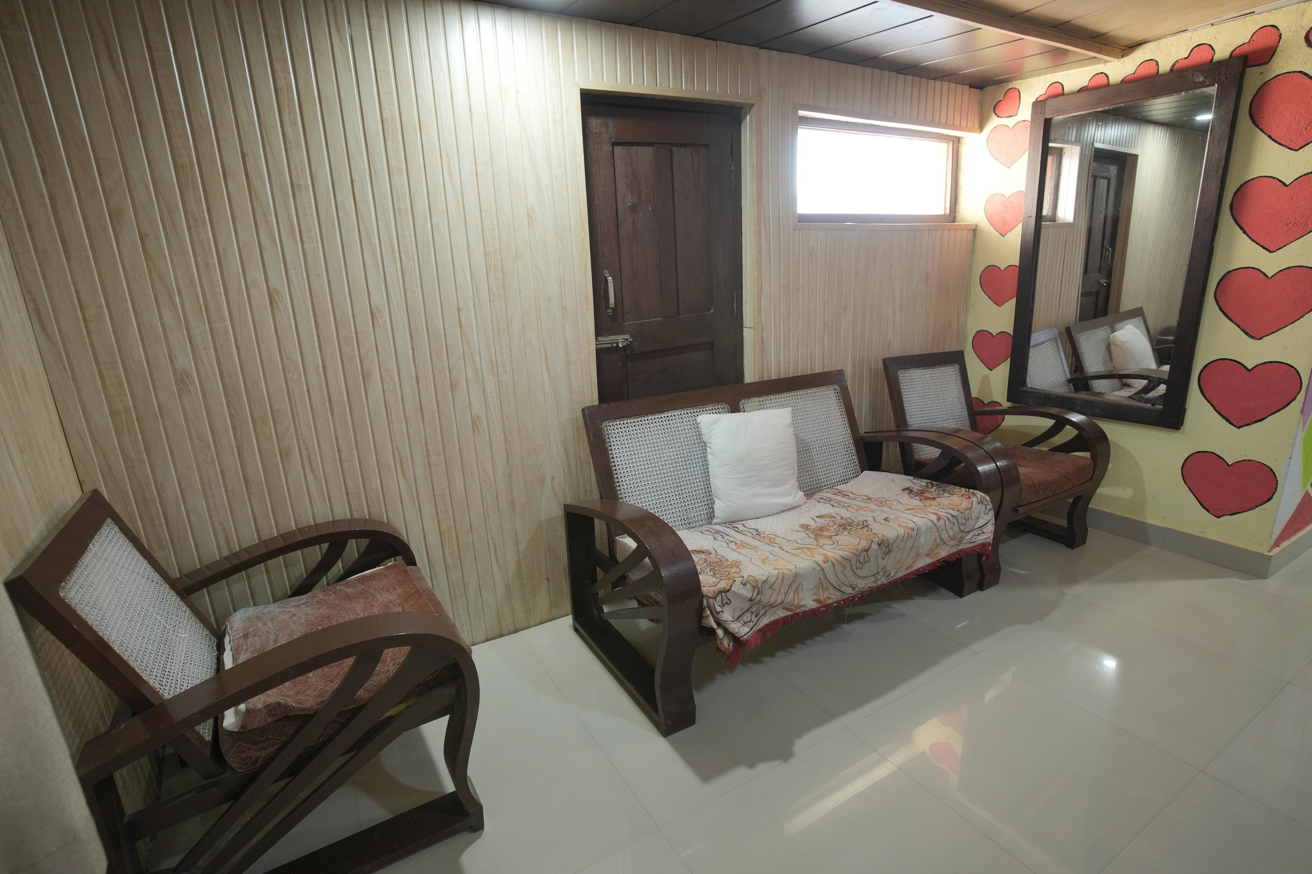 Himalaya View Resort : Hotel and Restaurant - Tap to explore photos