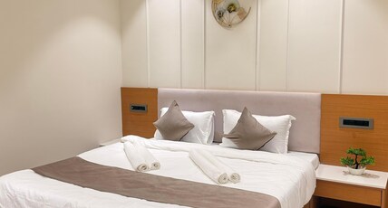 Vimalayatan Hotels and Marketing Room Type - Deluxe Suite Vimalayatan Hotels and Marketing Room Type - Deluxe Suite