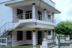 KK Gardens, The Oxy Live