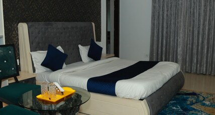 Hotel Aravali Residency Room Type - Deluxe Room with Garden View King Bed