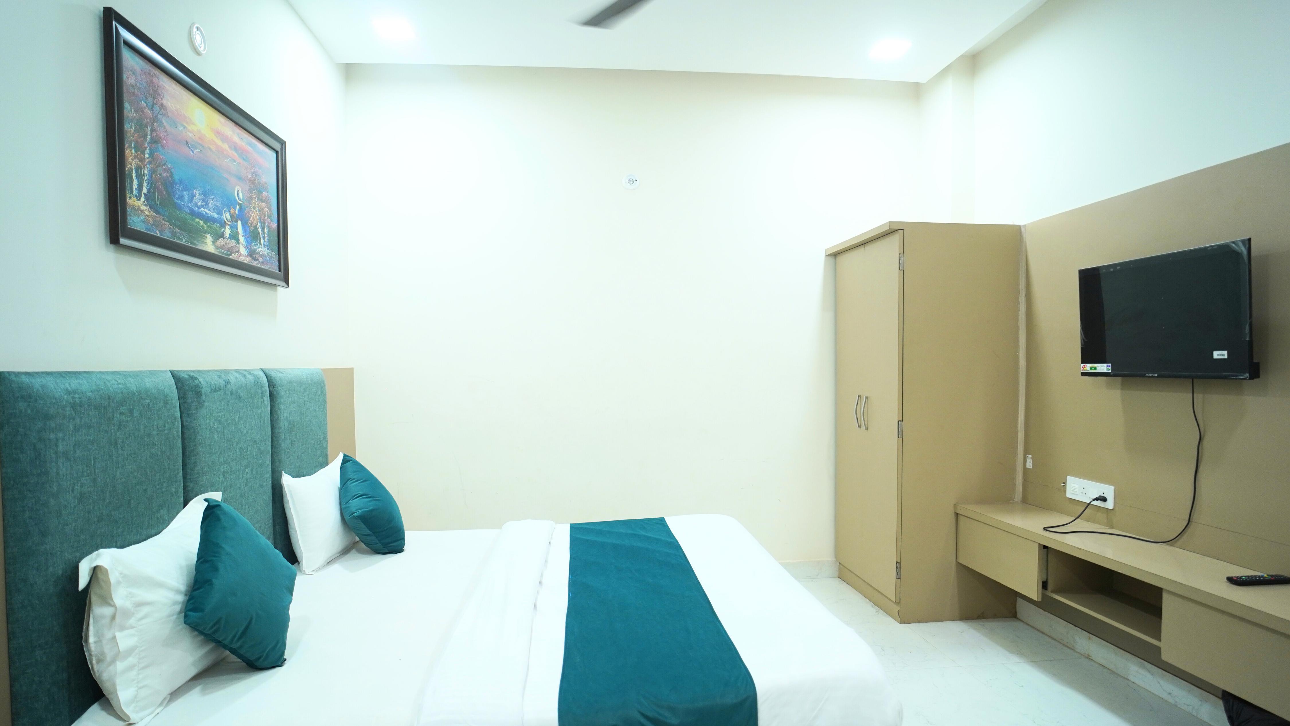 Hotel Shri Radha Sneh Near Janmbhoomi Mathura - Tap to explore photos
