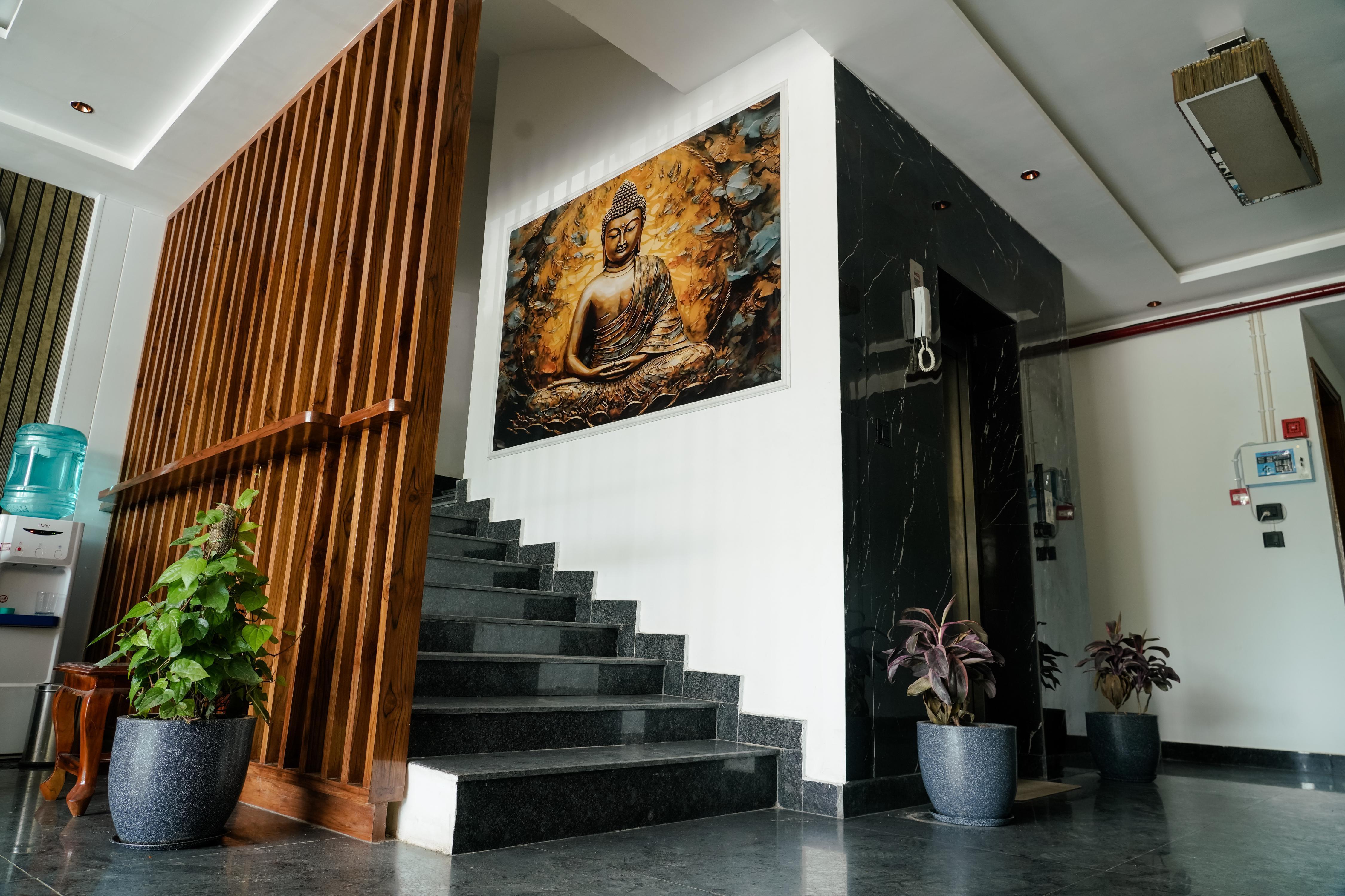 Score The Heaven Hotel