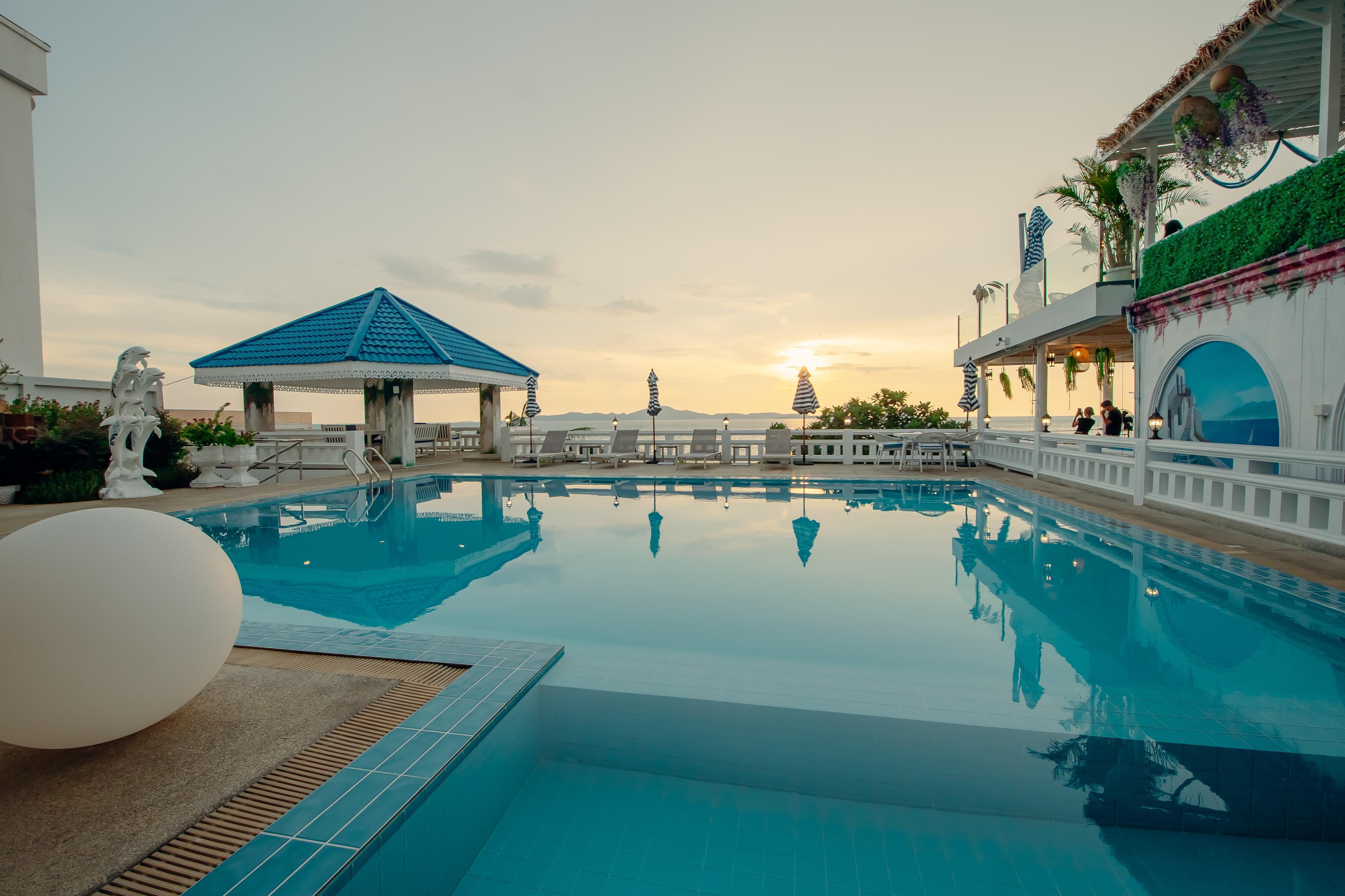 Nova Pattaya Sea View - Tap to explore photos