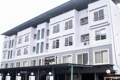 Westbay Biz Dreams Hotel & Suites