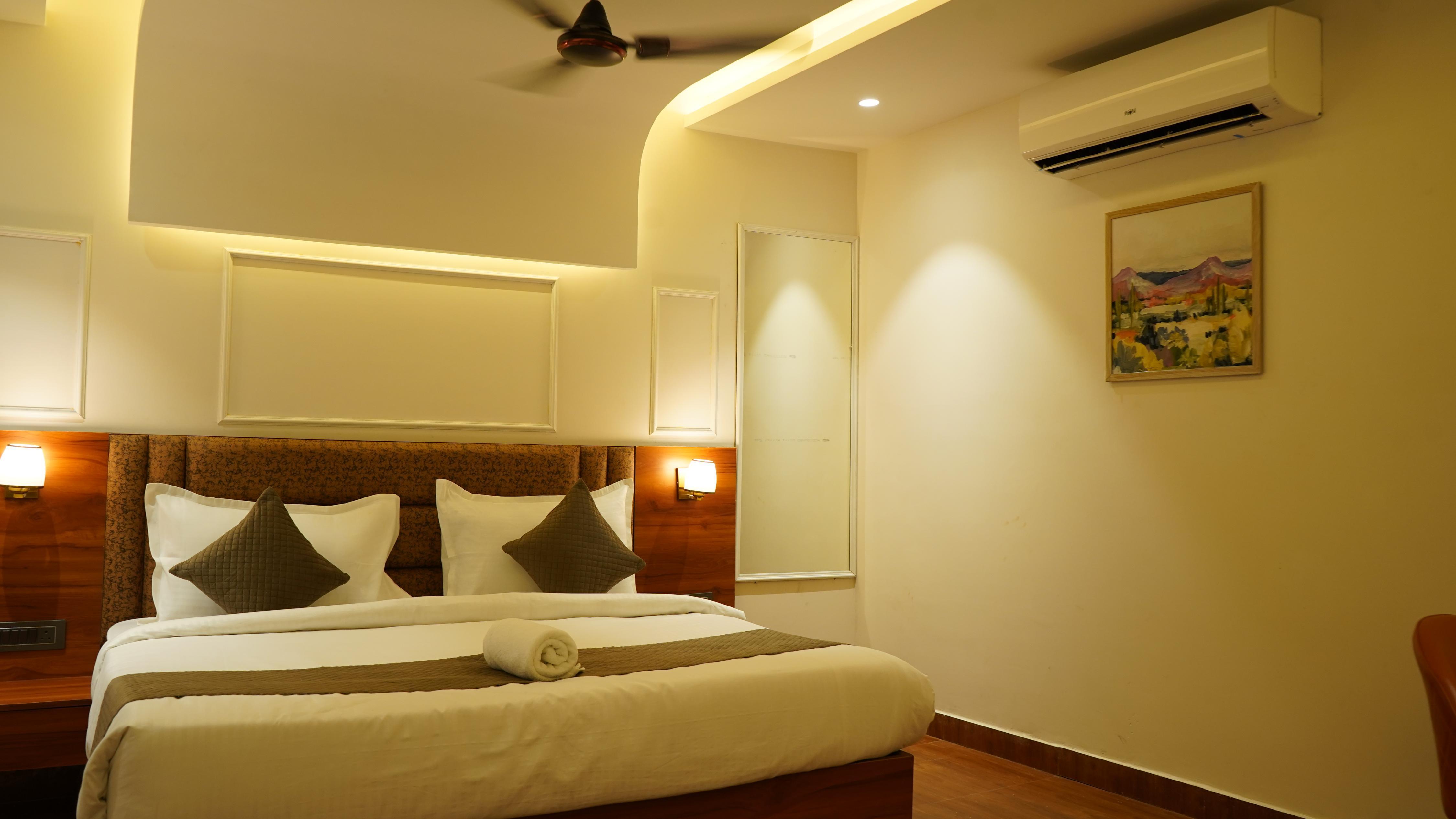 The Aura Luxury Hotel Shahdara Railway Station - Tap to explore photos
