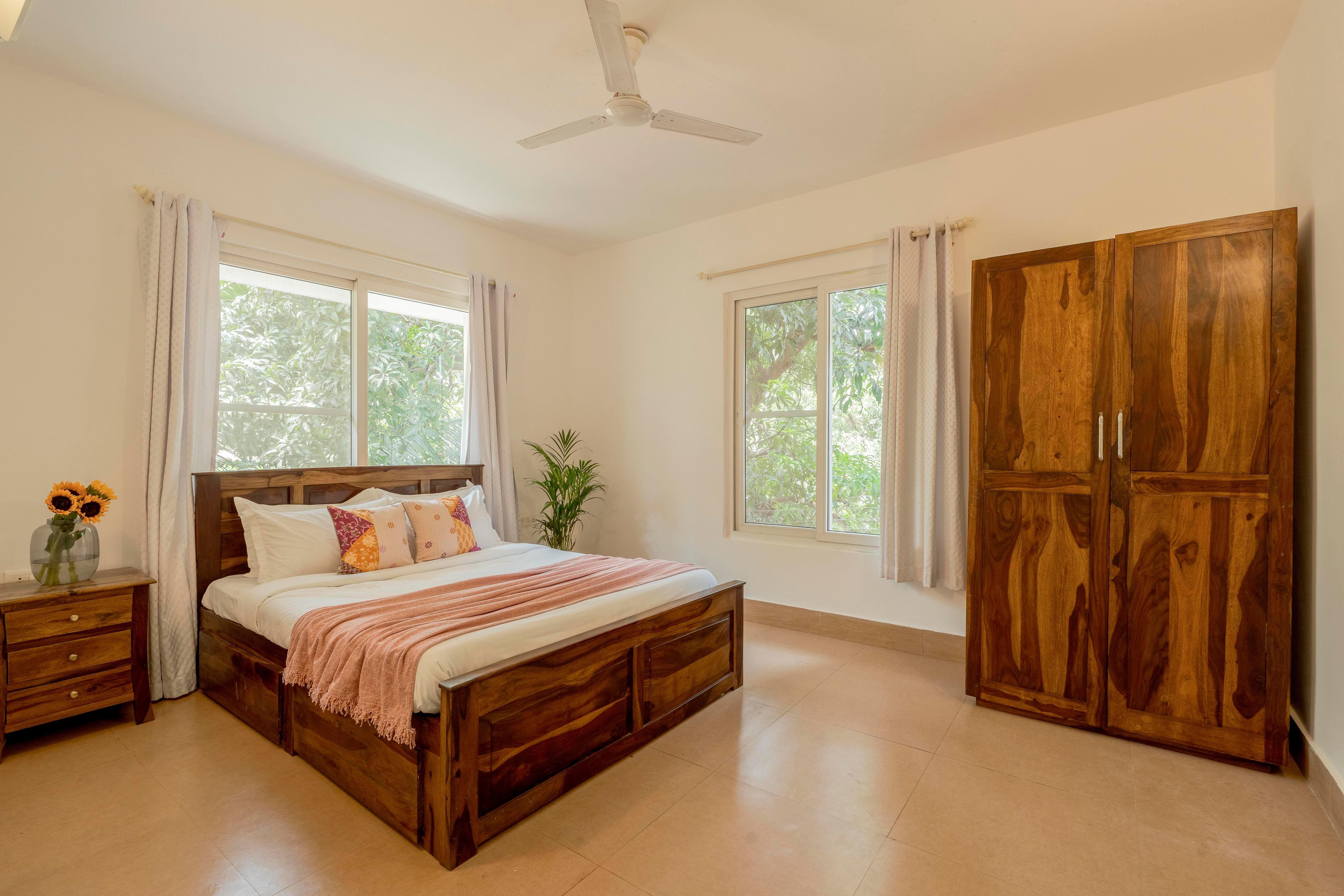 Romantic 1BHK Suite nr Calangute | Candolim - Tap to explore photos
