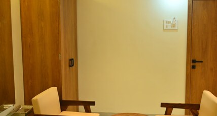 The Royal Court Lodging & Bar Room Type - Deluxe AC Room with AC