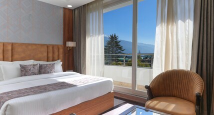 Hotel Skyline, Manali - Walking to Mall Road, Centrally Heated Room Type - SkyView Premium Room with Balcony Hotel Skyline, Manali - Walking to Mall Road, Centrally Heated Room Type - SkyView Premium Room with Balcony