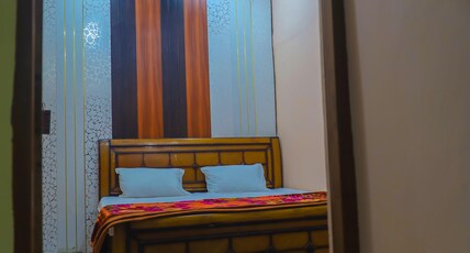 Herambh Paying Guest House Room Type - AC DOUBLE ROOM