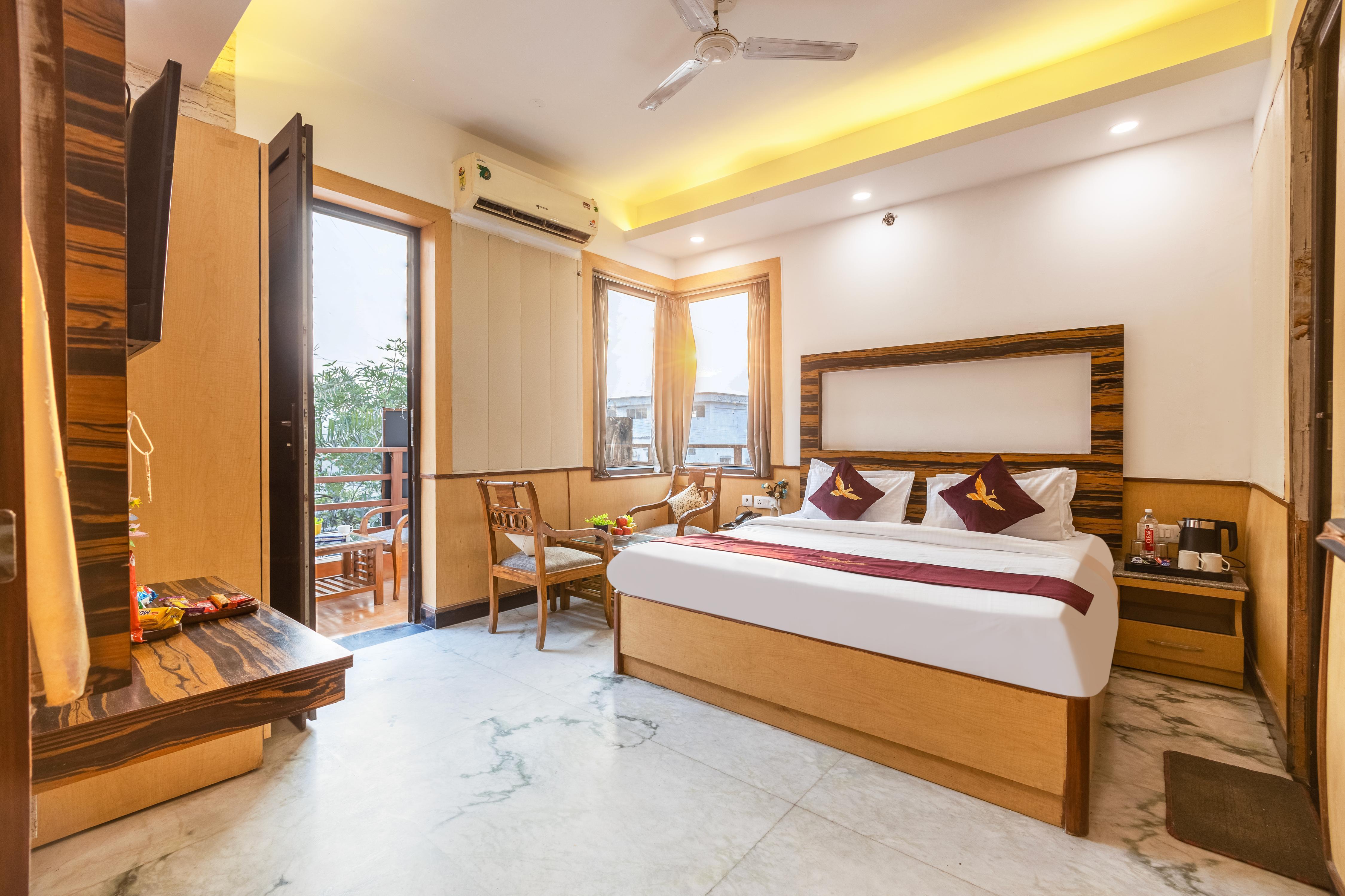 Hotel Admire Inn Sec-44 by ASPL Room Type - Super Deluxe Room With Balcony