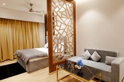 Hangout Luxury studio