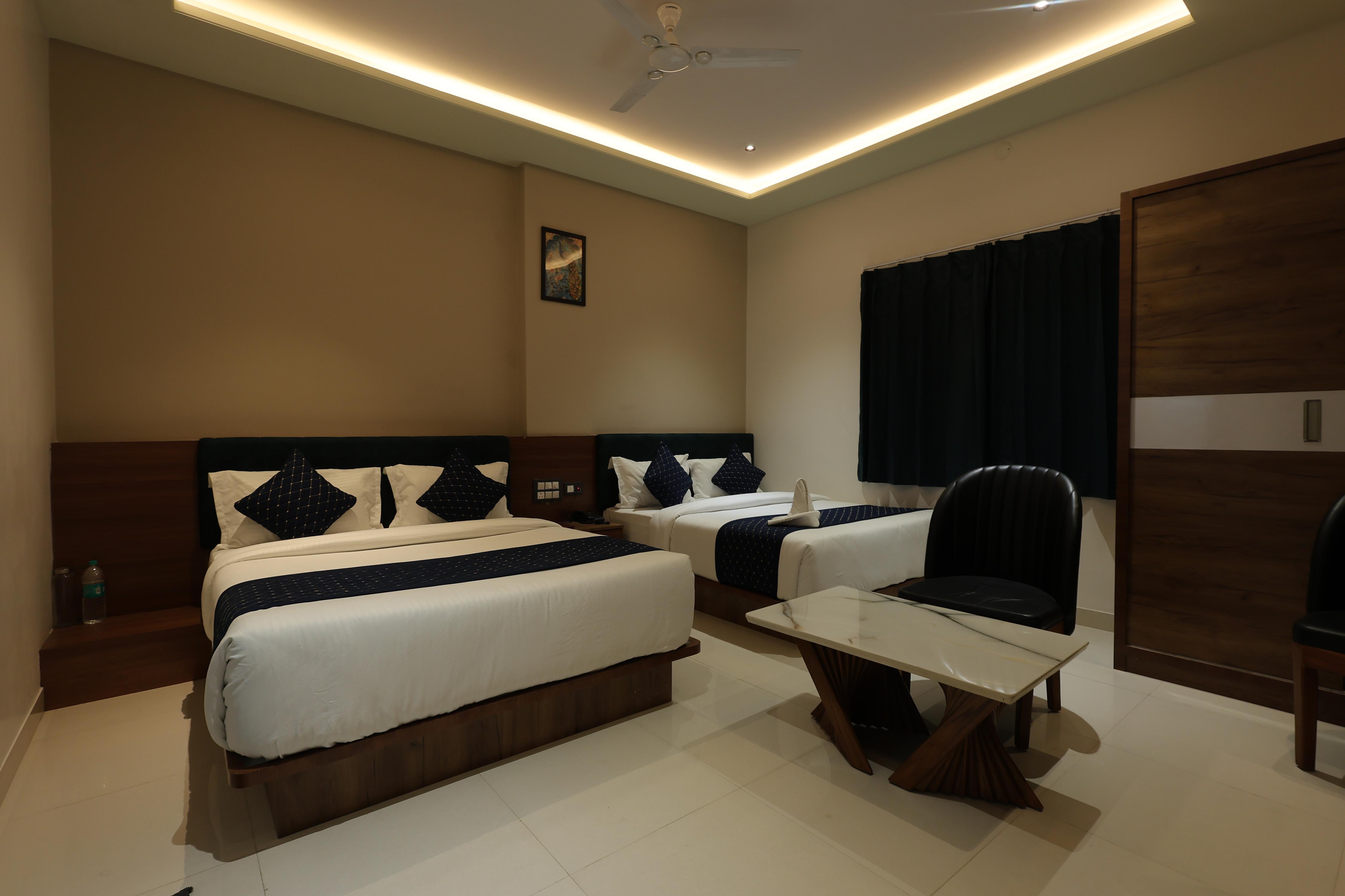 Hotel The Crystal Room Type - Family Four Bed AC