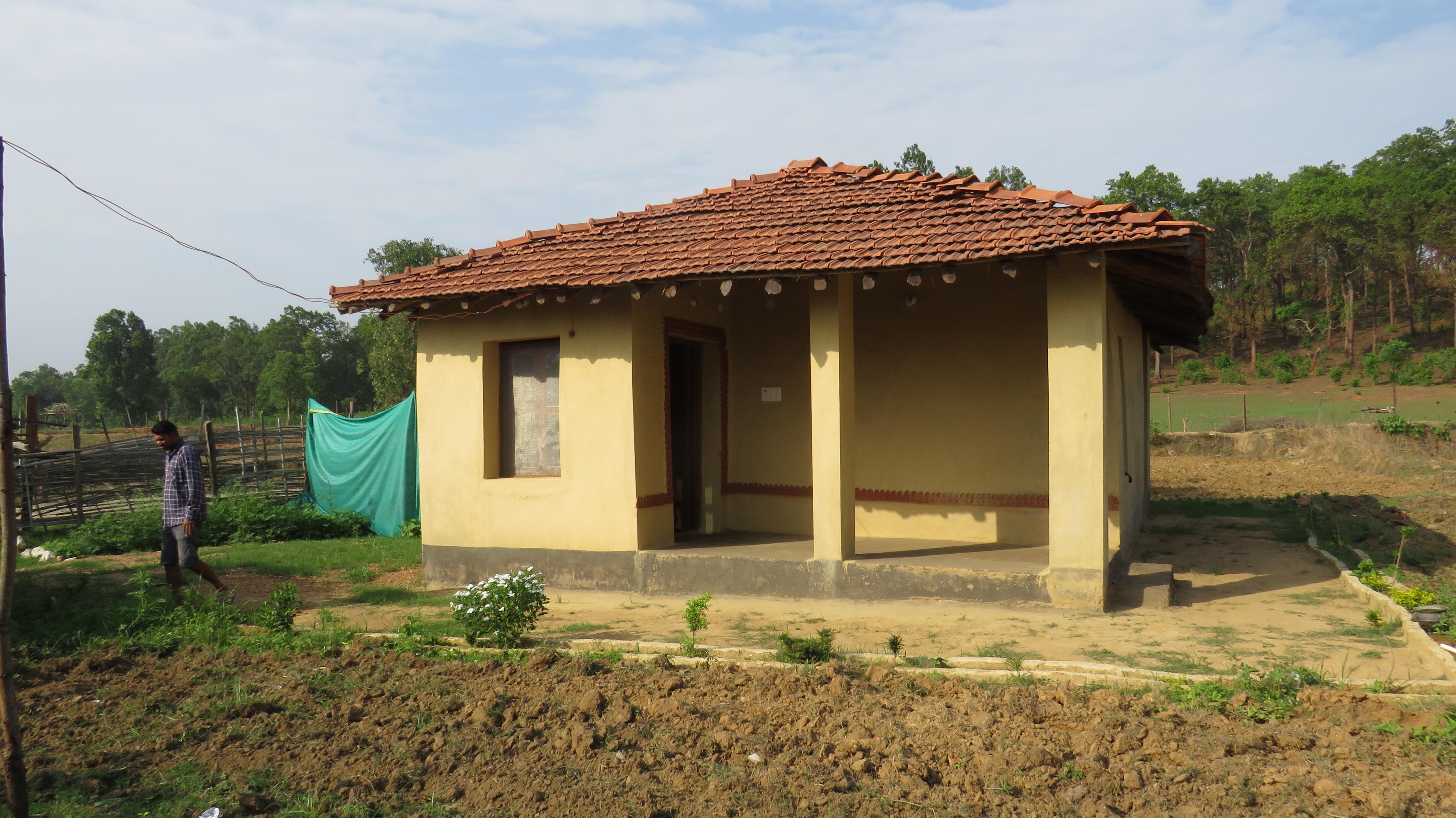 Local Narratives Kanha National Park Mud House - Tap to explore photos