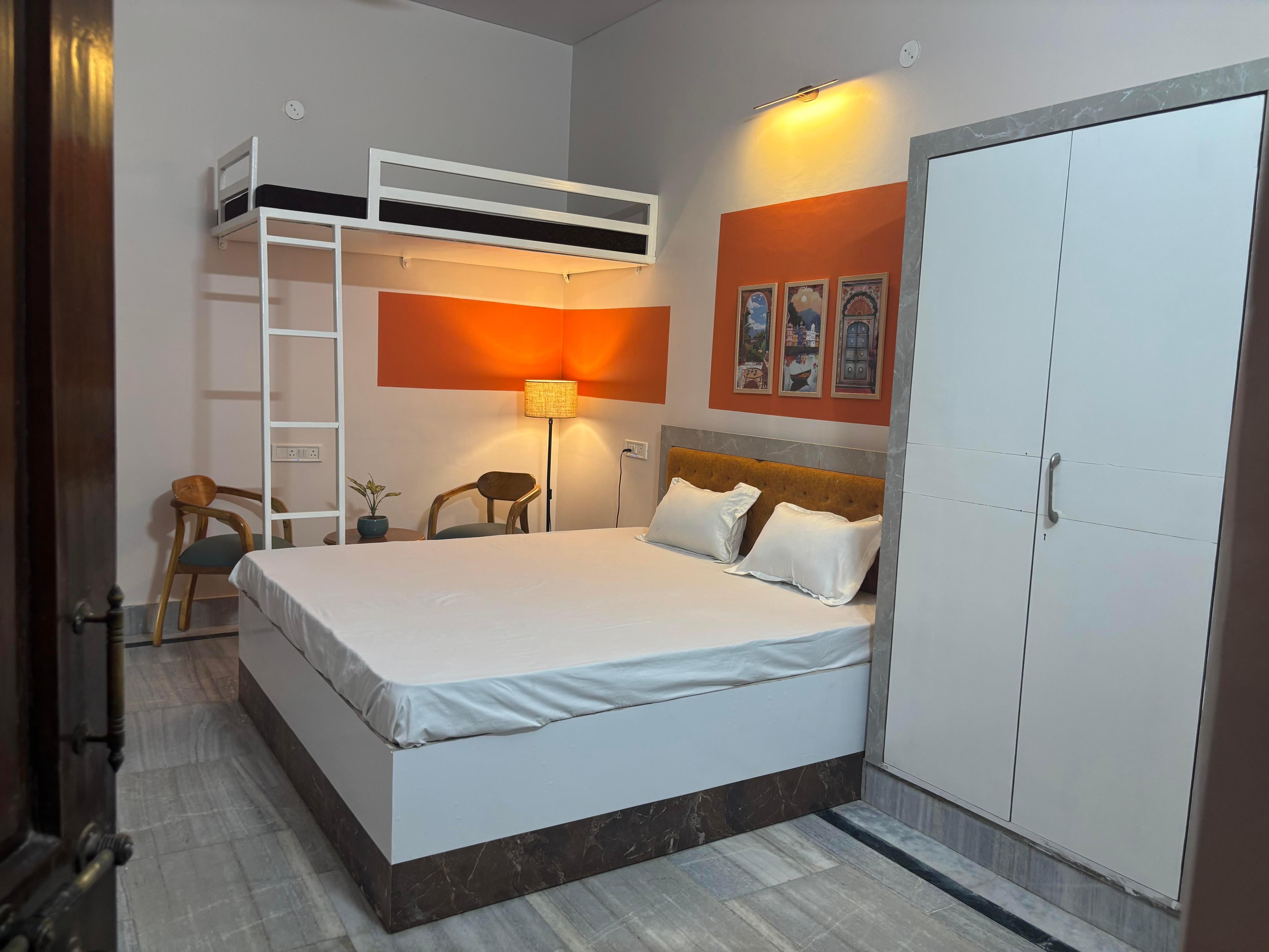 Varanasi Heritage Suite with Loft Bed, Kitchen & AC Near BSBS railway station