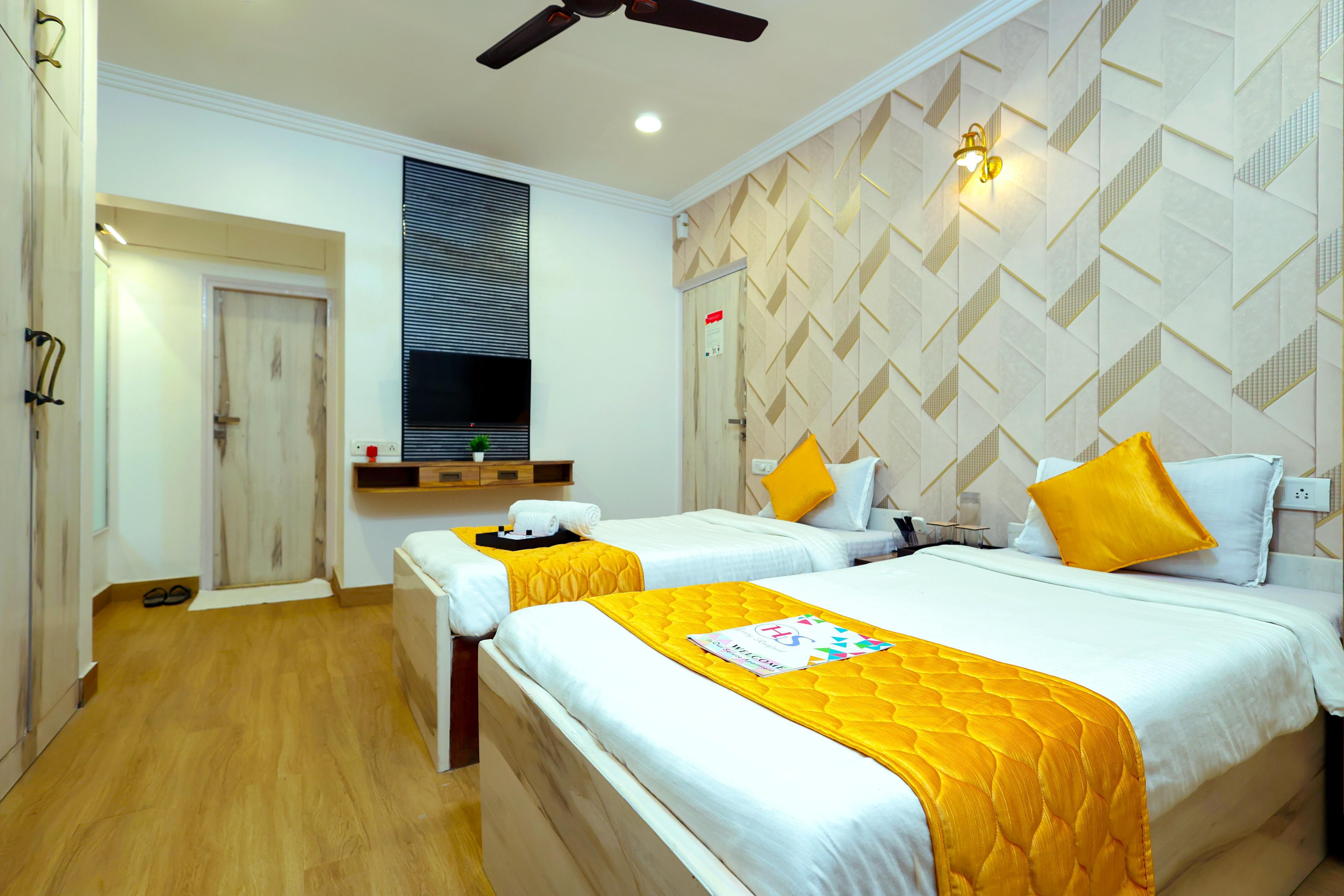 Gagal Homeotel - Malad West - Tap to explore photos