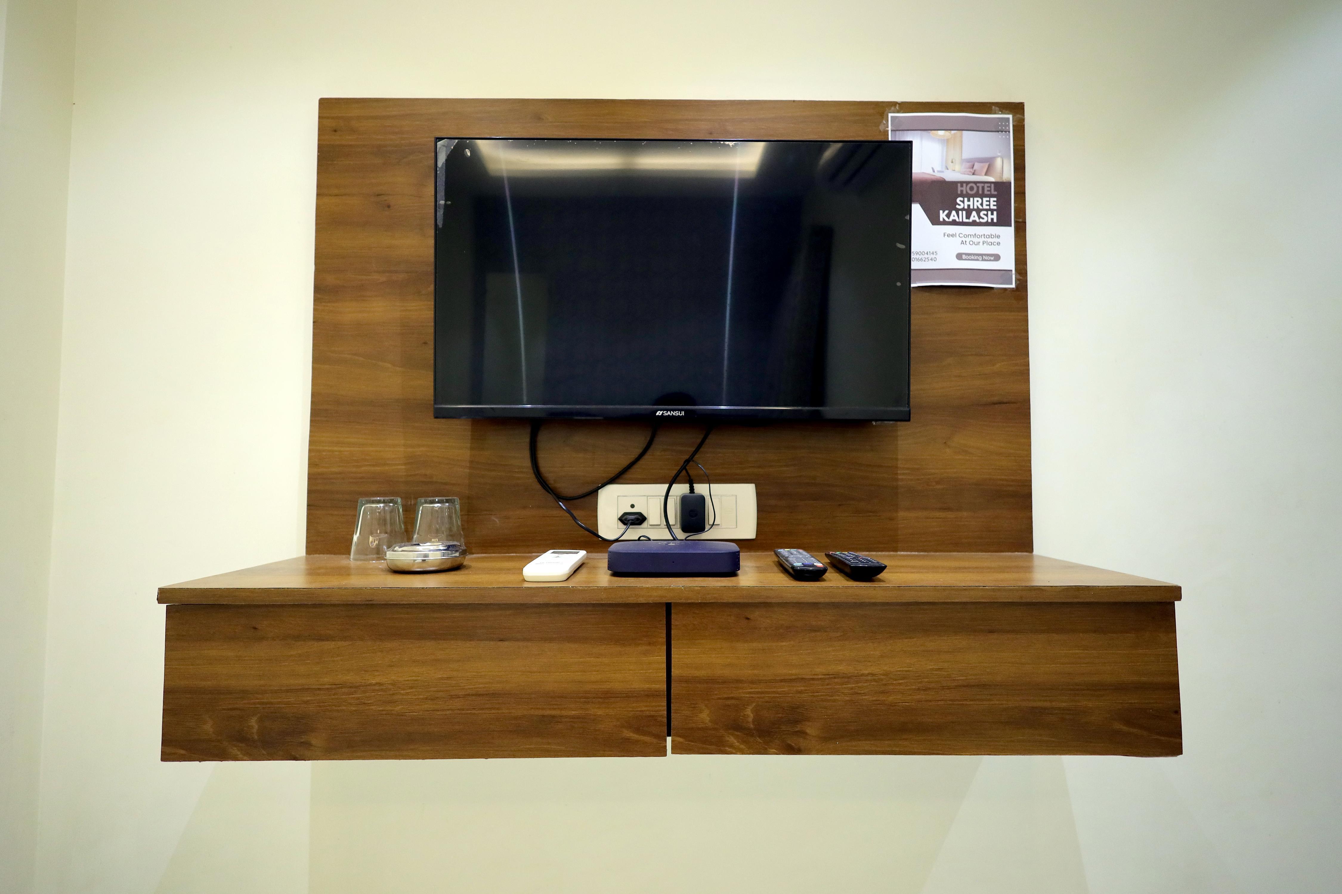 Hotel Shree Kailash - Tap to explore photos