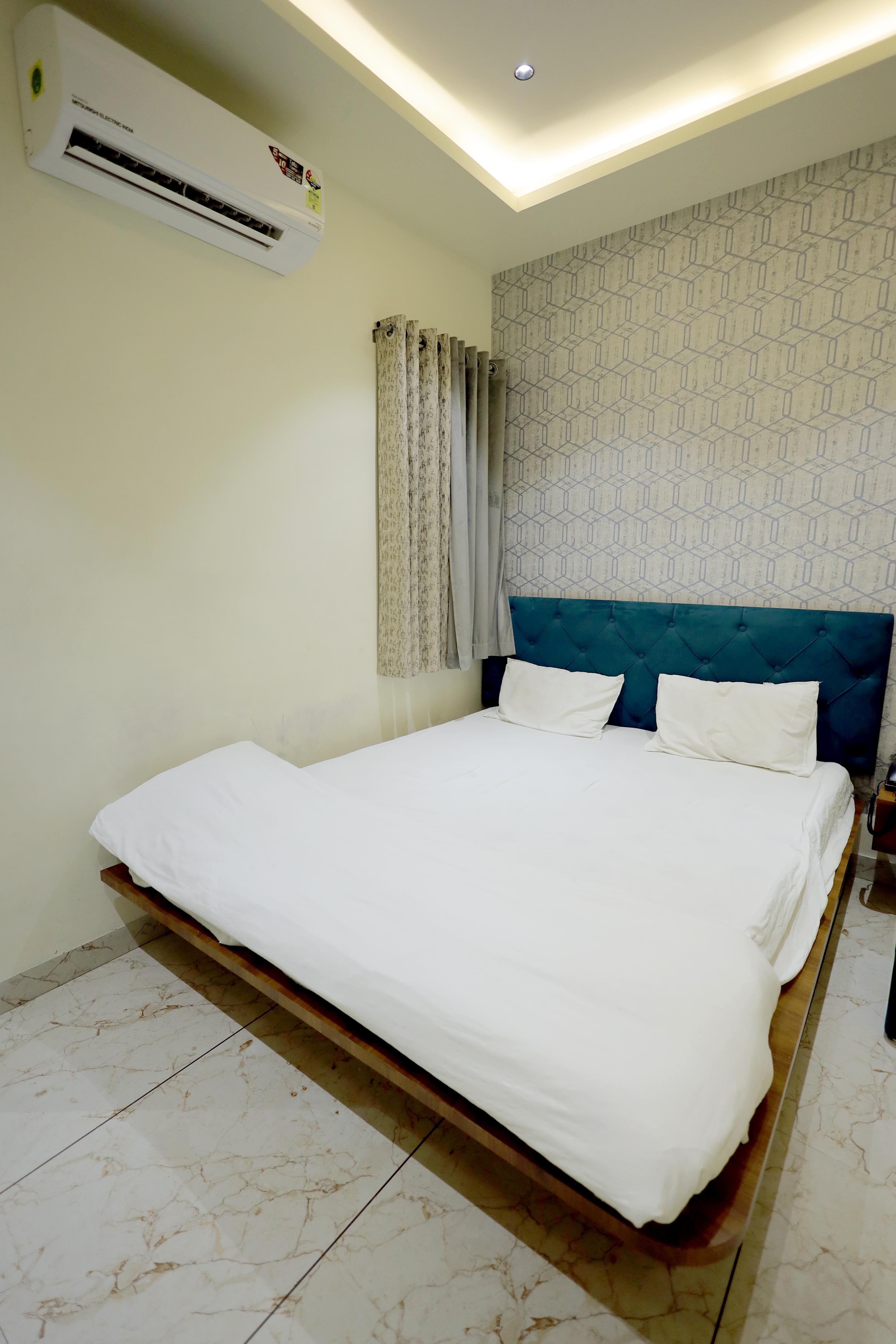 Hotel Shree Kailash Room Type - Standard room