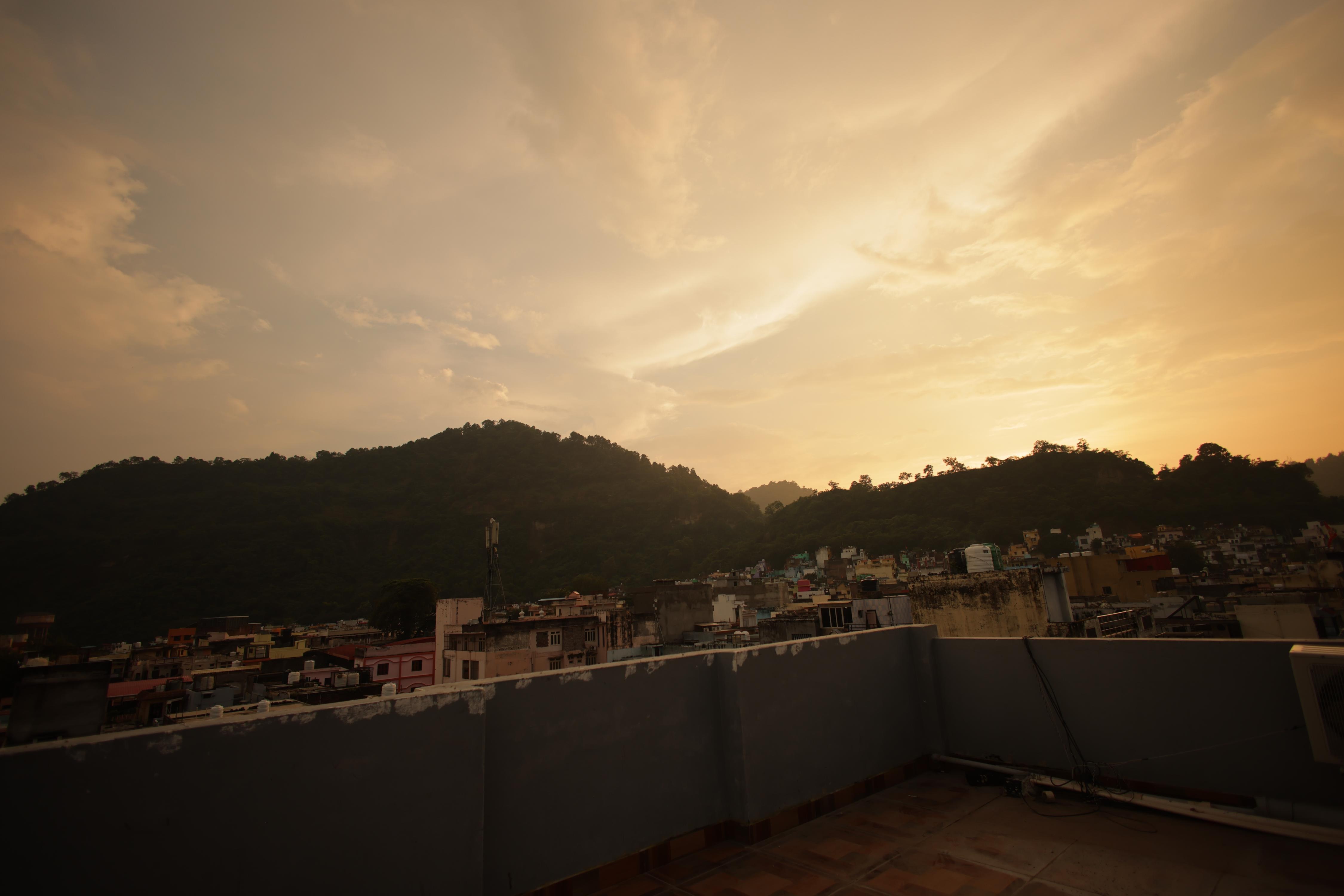 Hotel Mantra Inn - Just 5 Minutes from Har Ki Pauri - Tap to explore photos