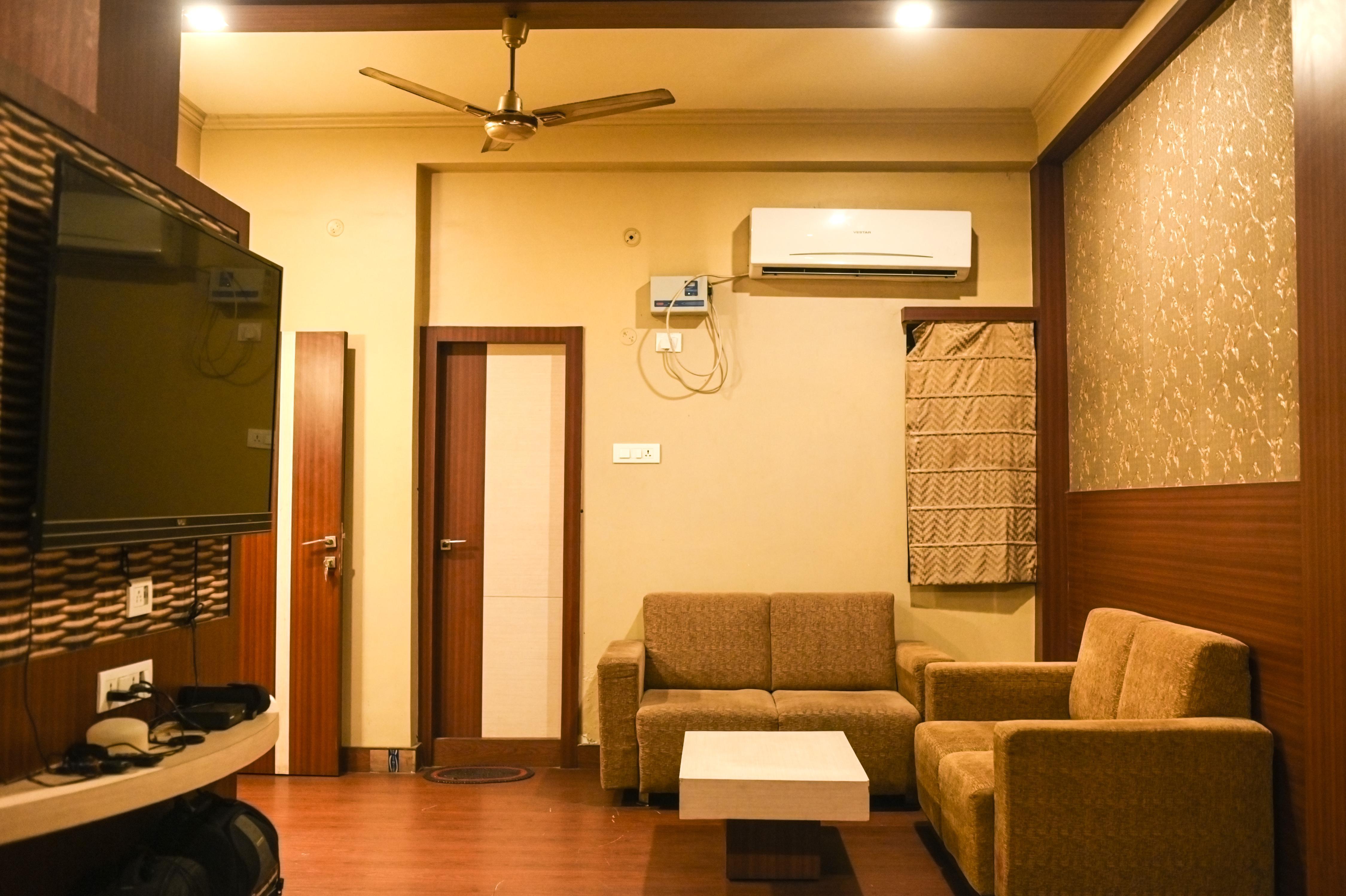 Backpackers Park | Rooms & Dorms - Tap to explore photos