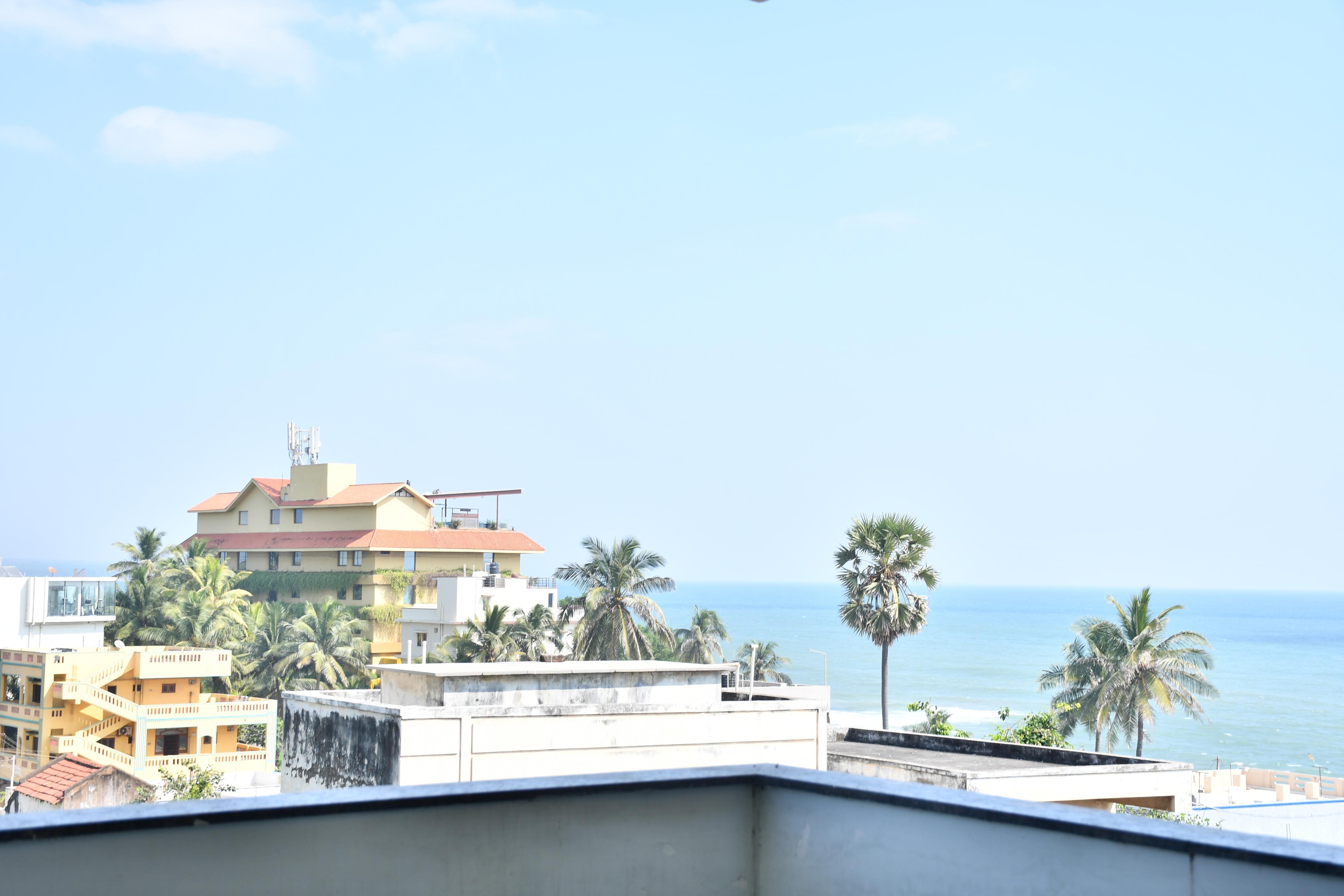 Elegant Beach View Flat