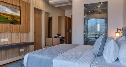 The Pahalgam Dayz Room Type - Premium Room with Balcony
