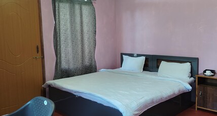 Makarios Homestay Room Type - Deluxe Room with Balcony