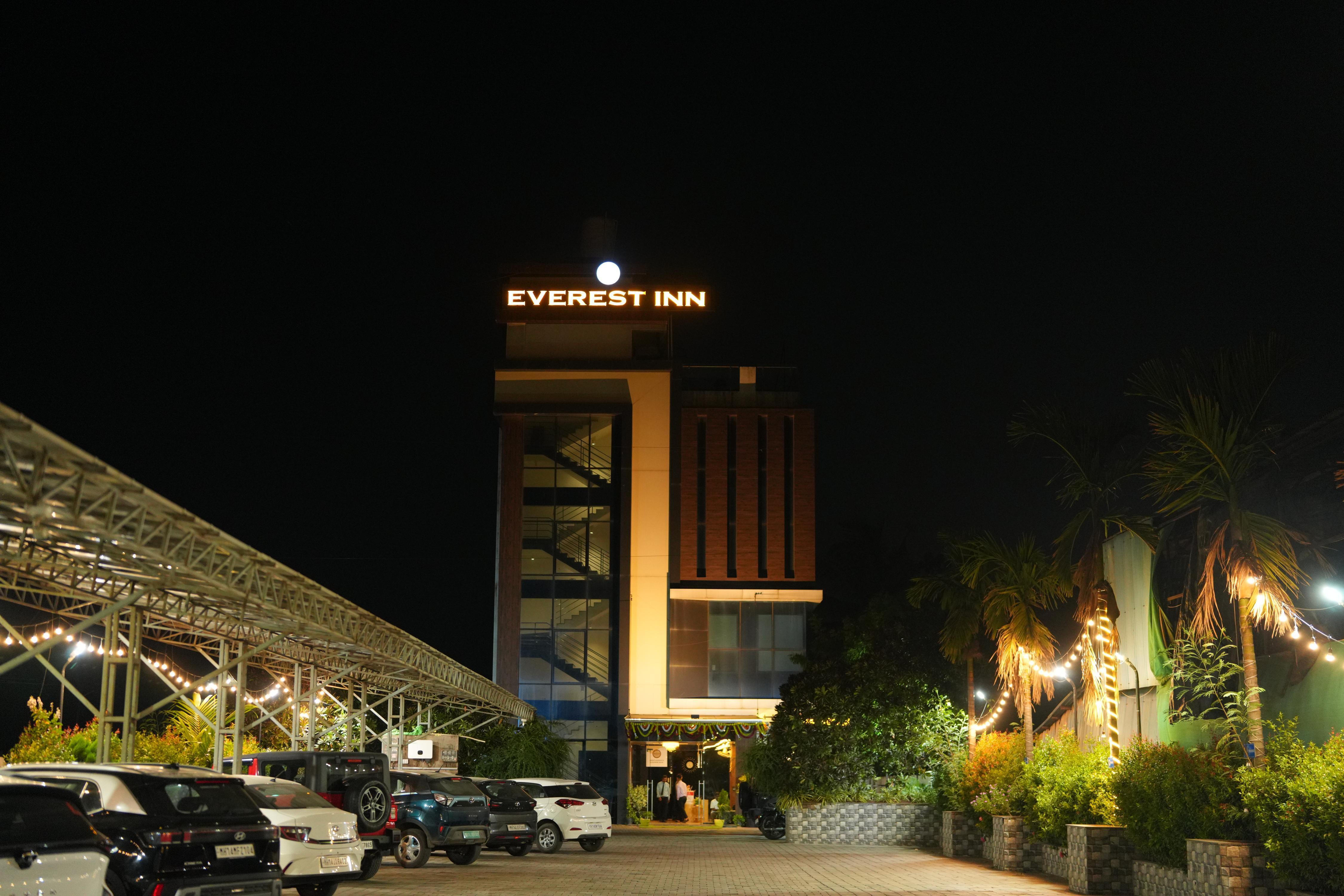 Everest Inn Chakan