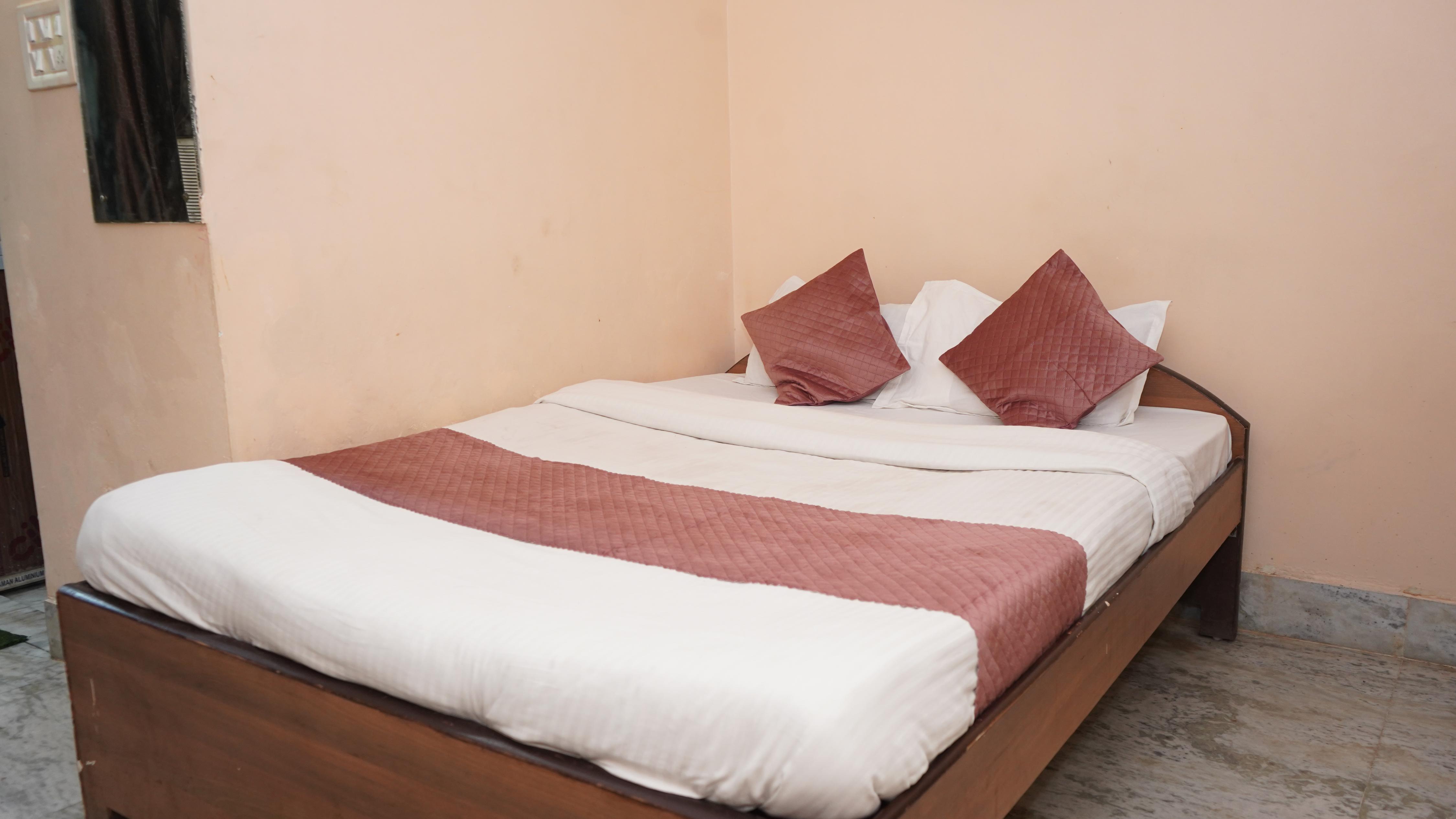 Hotel Raj Prabha - Tap to explore photos
