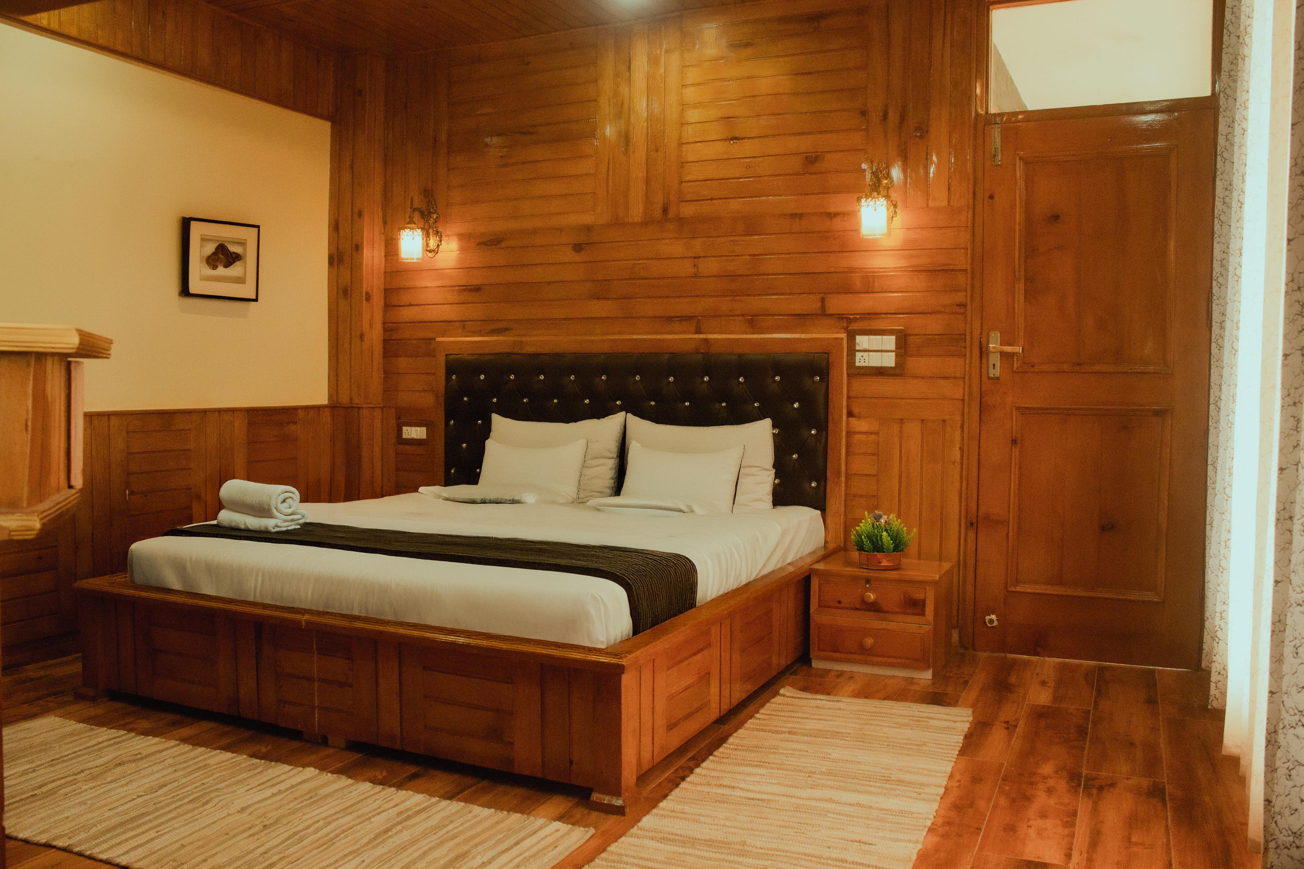 Khaapus Home Naggar Room Type - Deluxe Room with Hill View