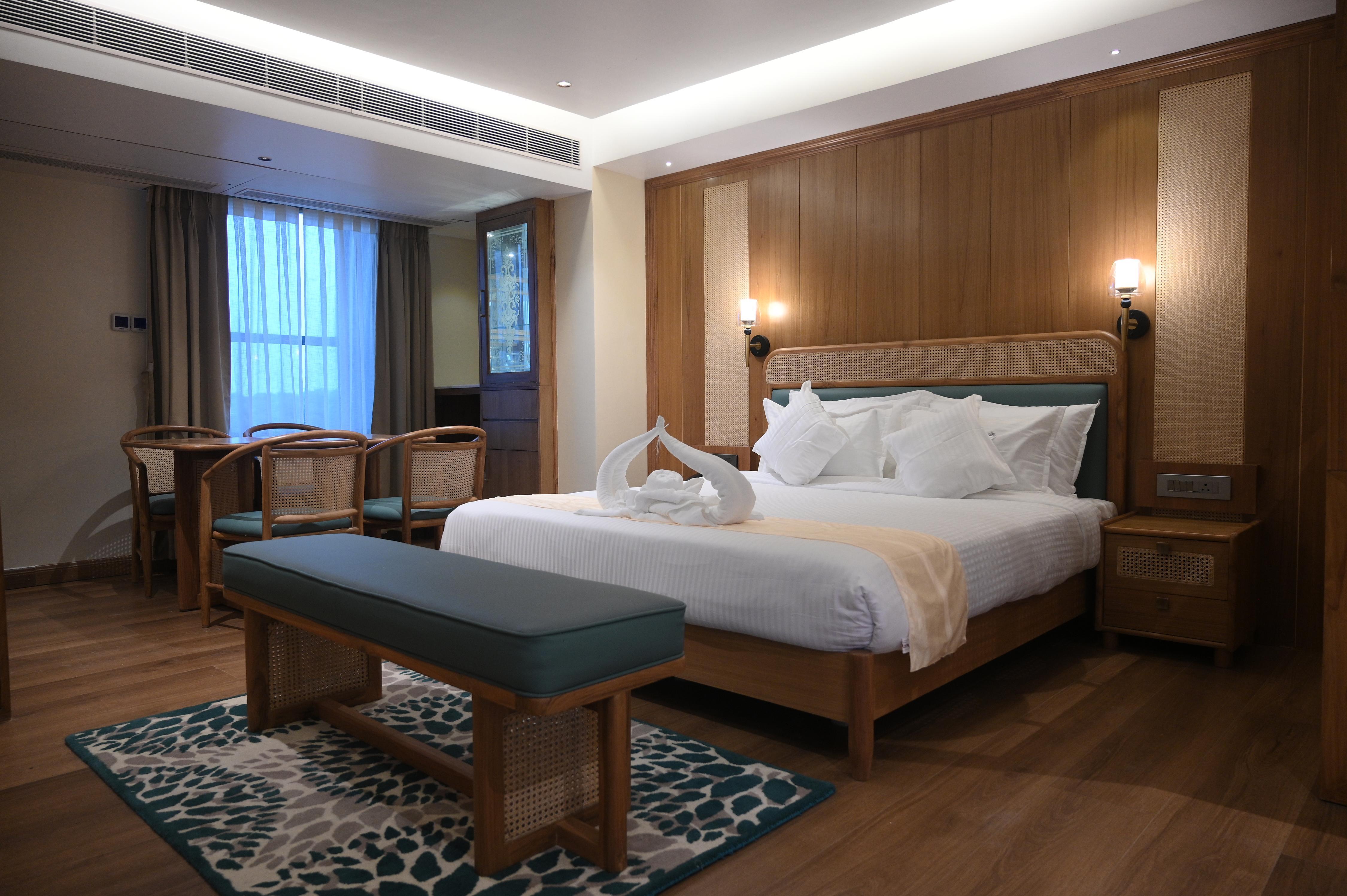 THE SHINING SUN Room Type - Premium Suite Room