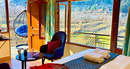 Hotel Oscar Manali (Old Manali) Room Type - Superior Room with Balcony Mountain and Orchid View Hotel Oscar Manali (Old Manali) Room Type - Superior Room with Balcony Mountain and Orchid View