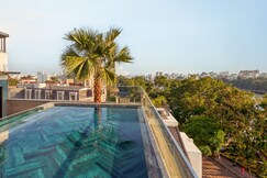 La Siesta Premium Lakeside