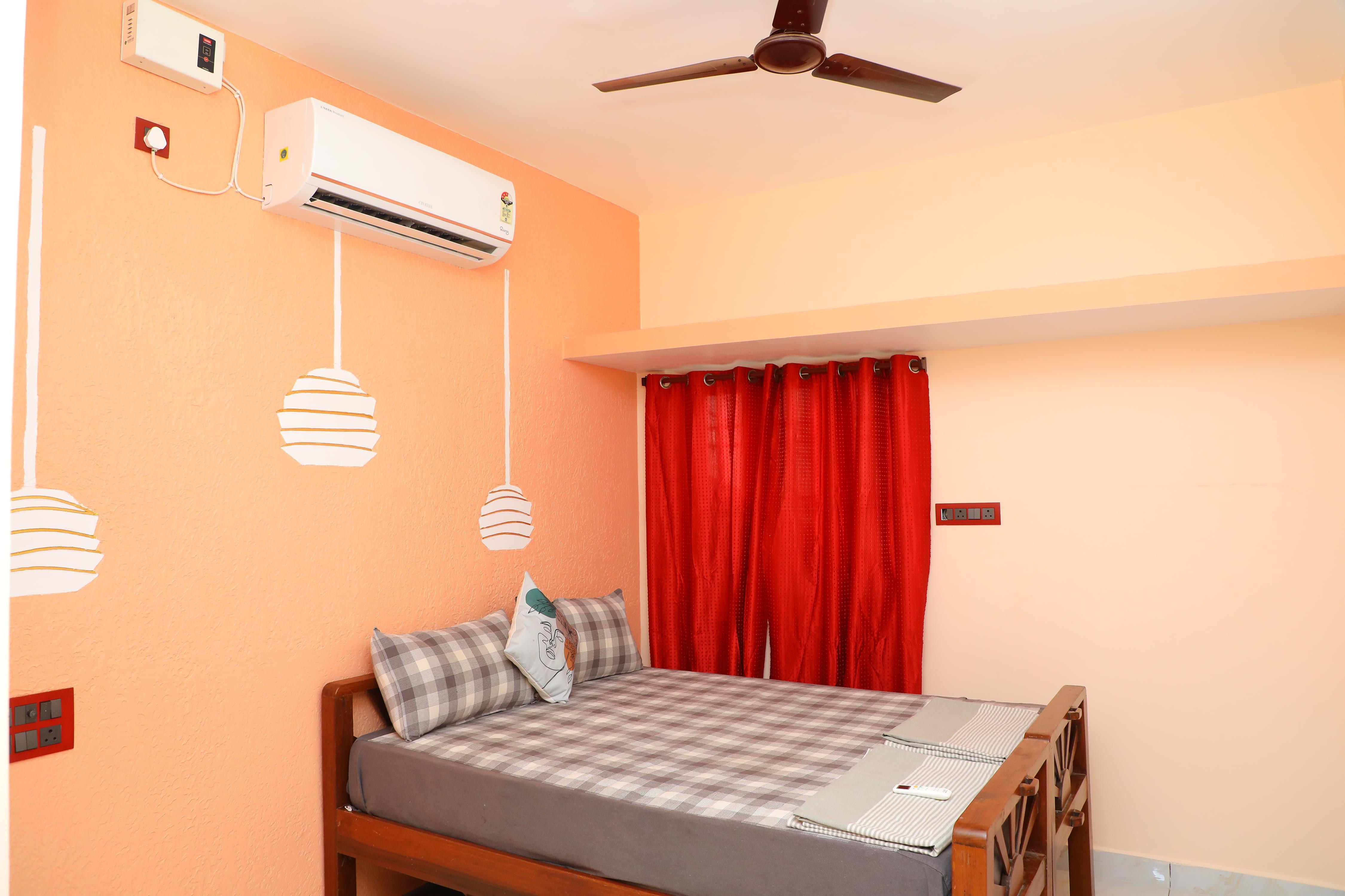 TAJ Villa | Spacious 3BHK near Promenade &White Town