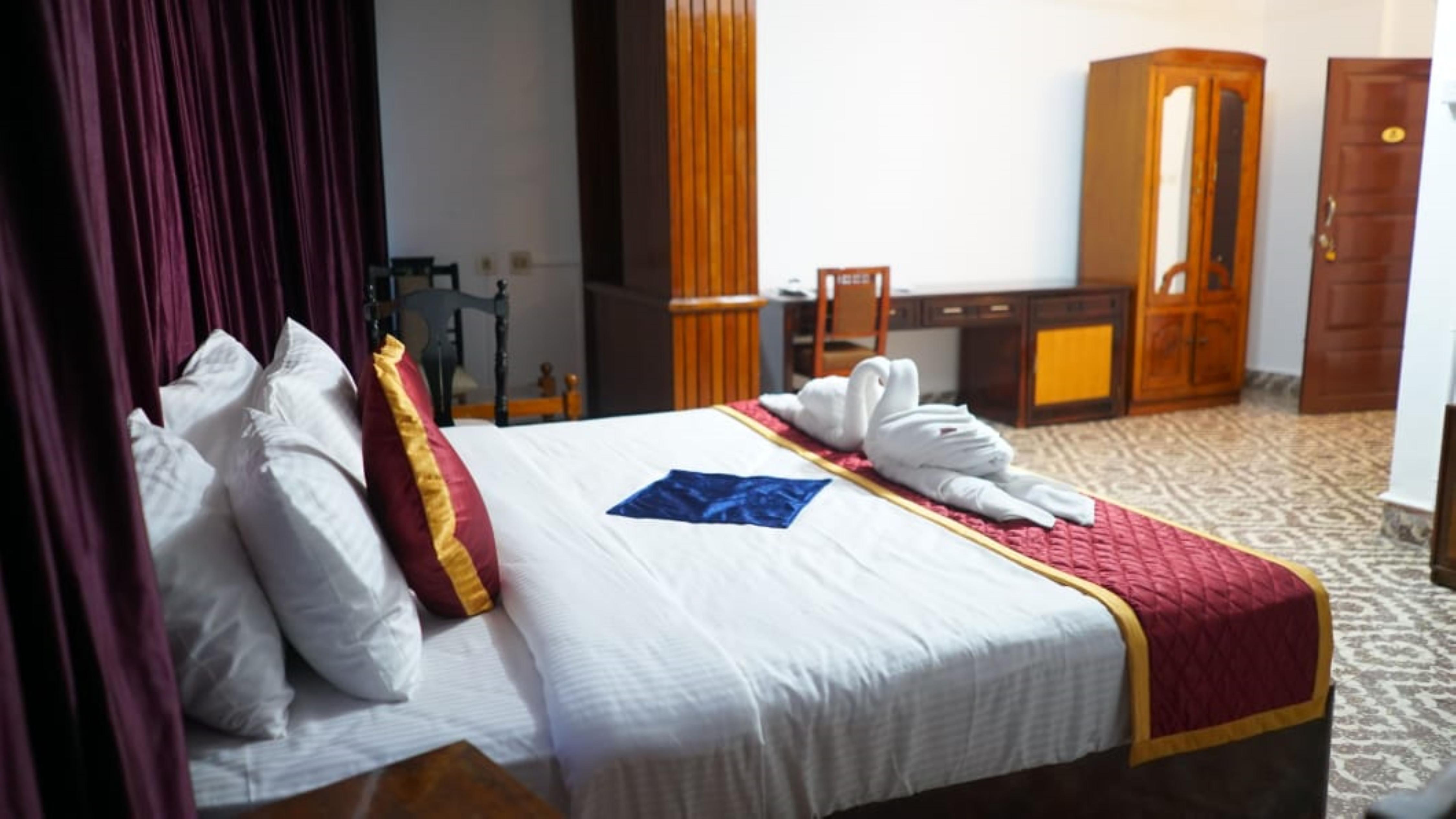 Pournamy Inn Room Type - Suite Room AC