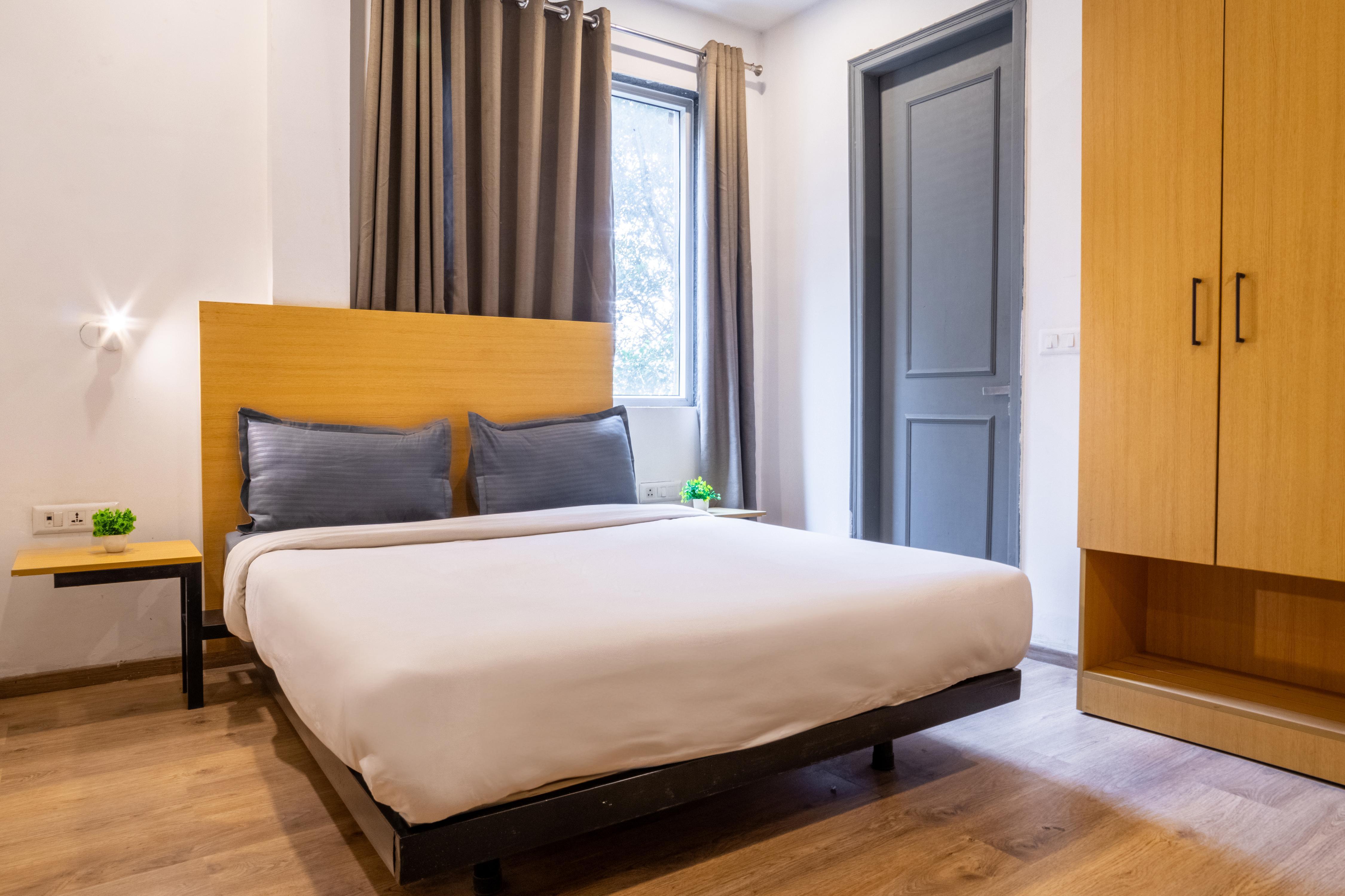 Housr Sector 47 Near Malibu Town