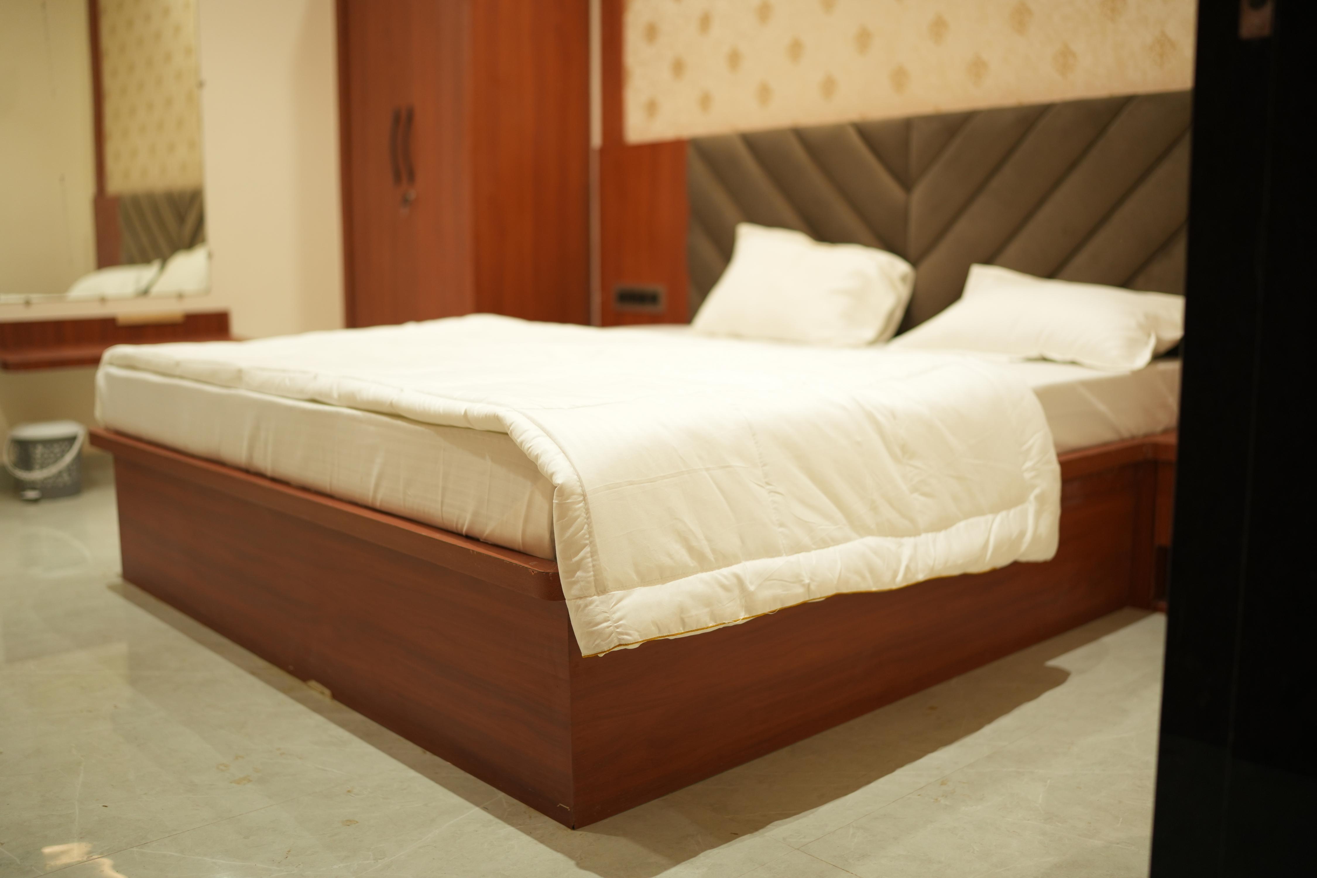 Hotel Rudraksh - Tap to explore photos