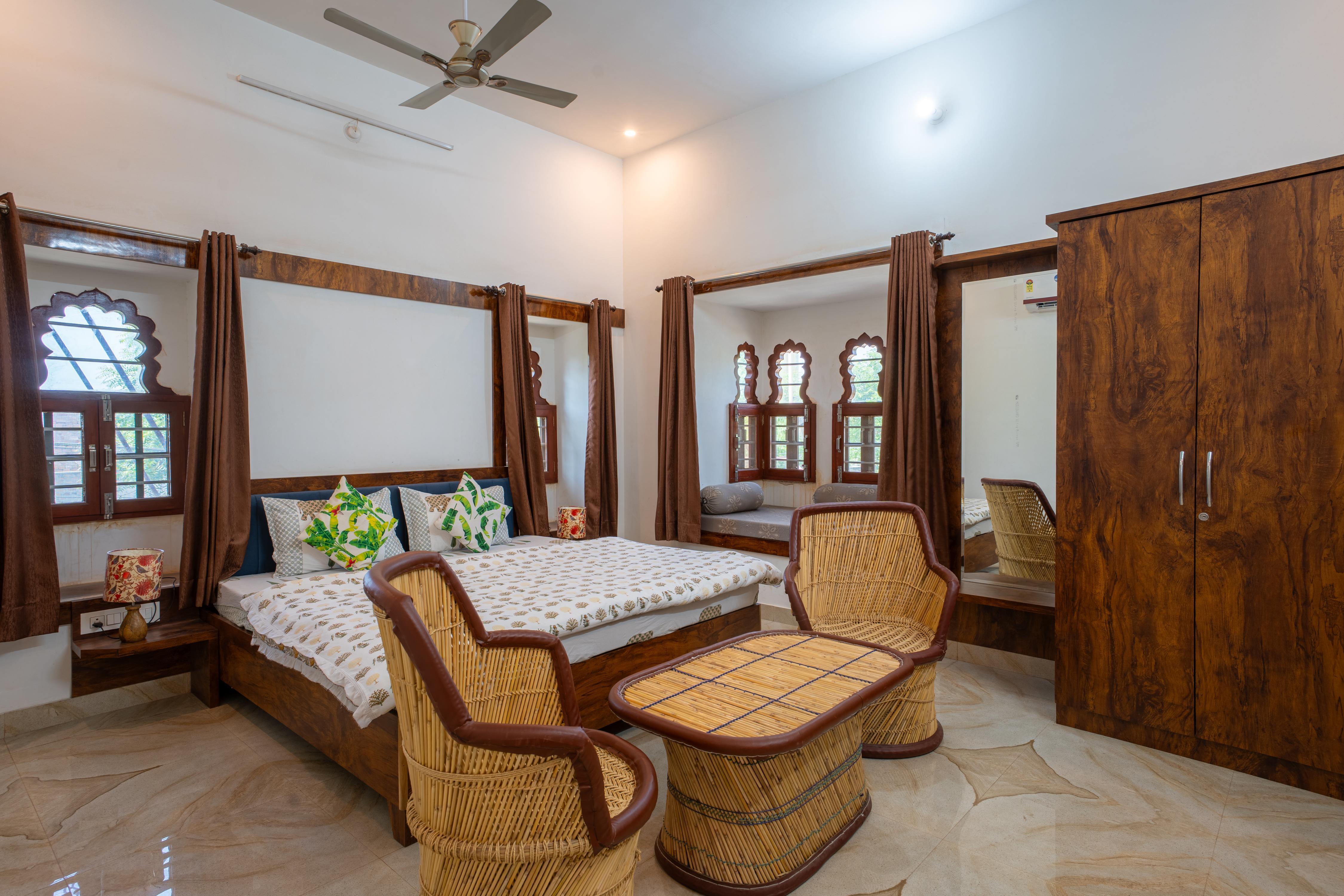 Manugarh - The Heritage Palace Room Type - Luxury Room with Garden View
