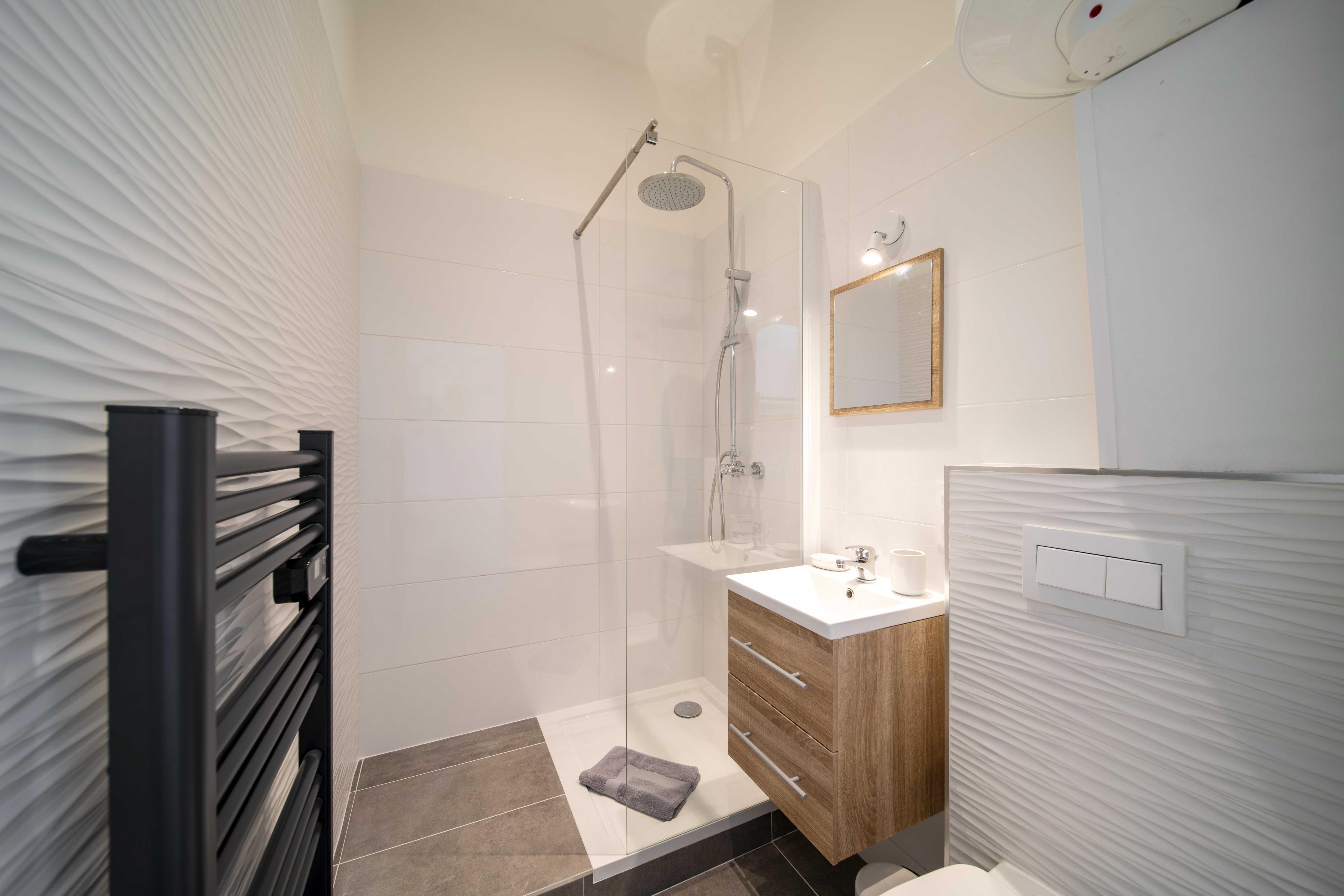 Renovated cozy studio - Cannes center - Tap to explore photos