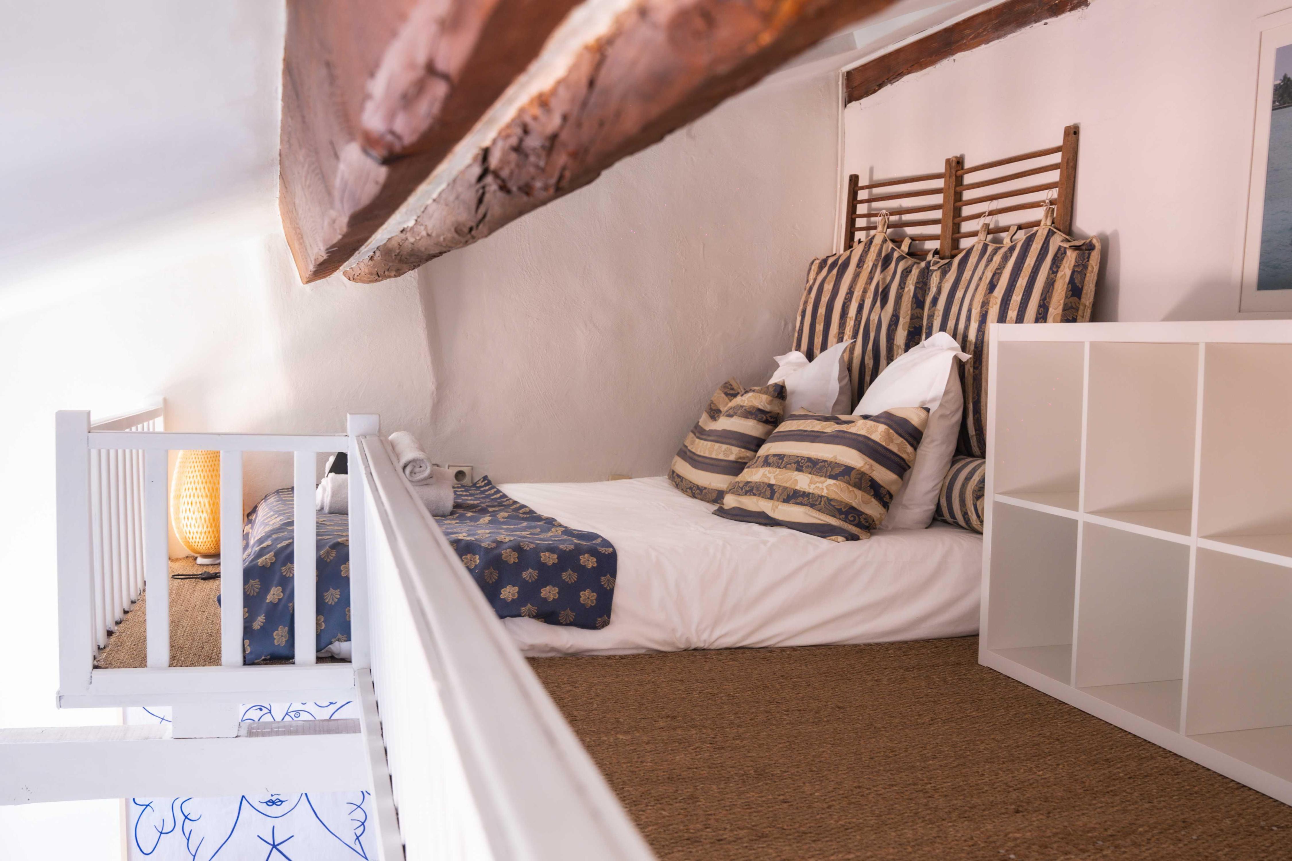 Cozy Studio Mezzanine 2P Central Port St-Tropez - Tap to explore photos