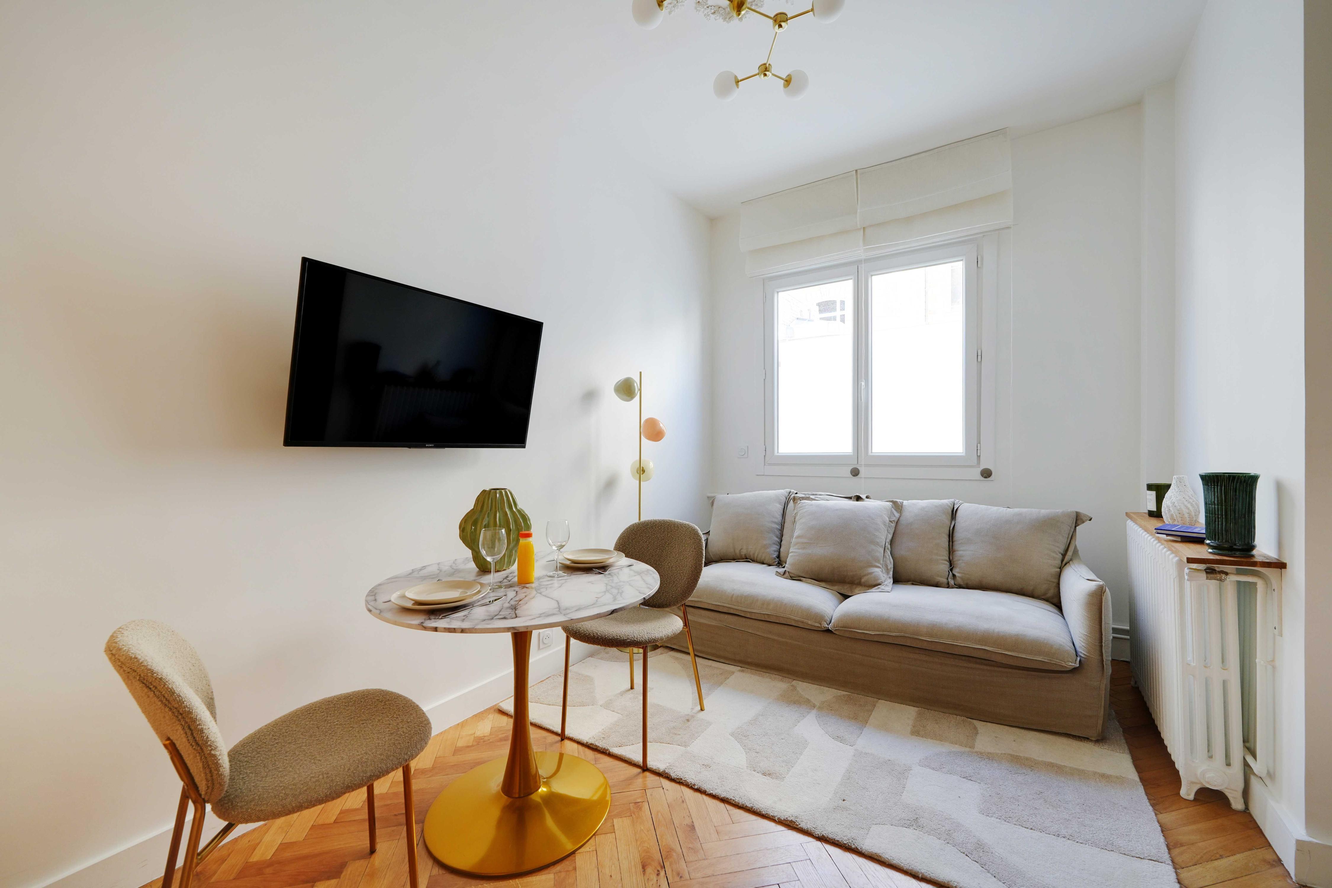 Beautiful Studio with AC - 2P - Arc de Triomphe 20 - Tap to explore photos