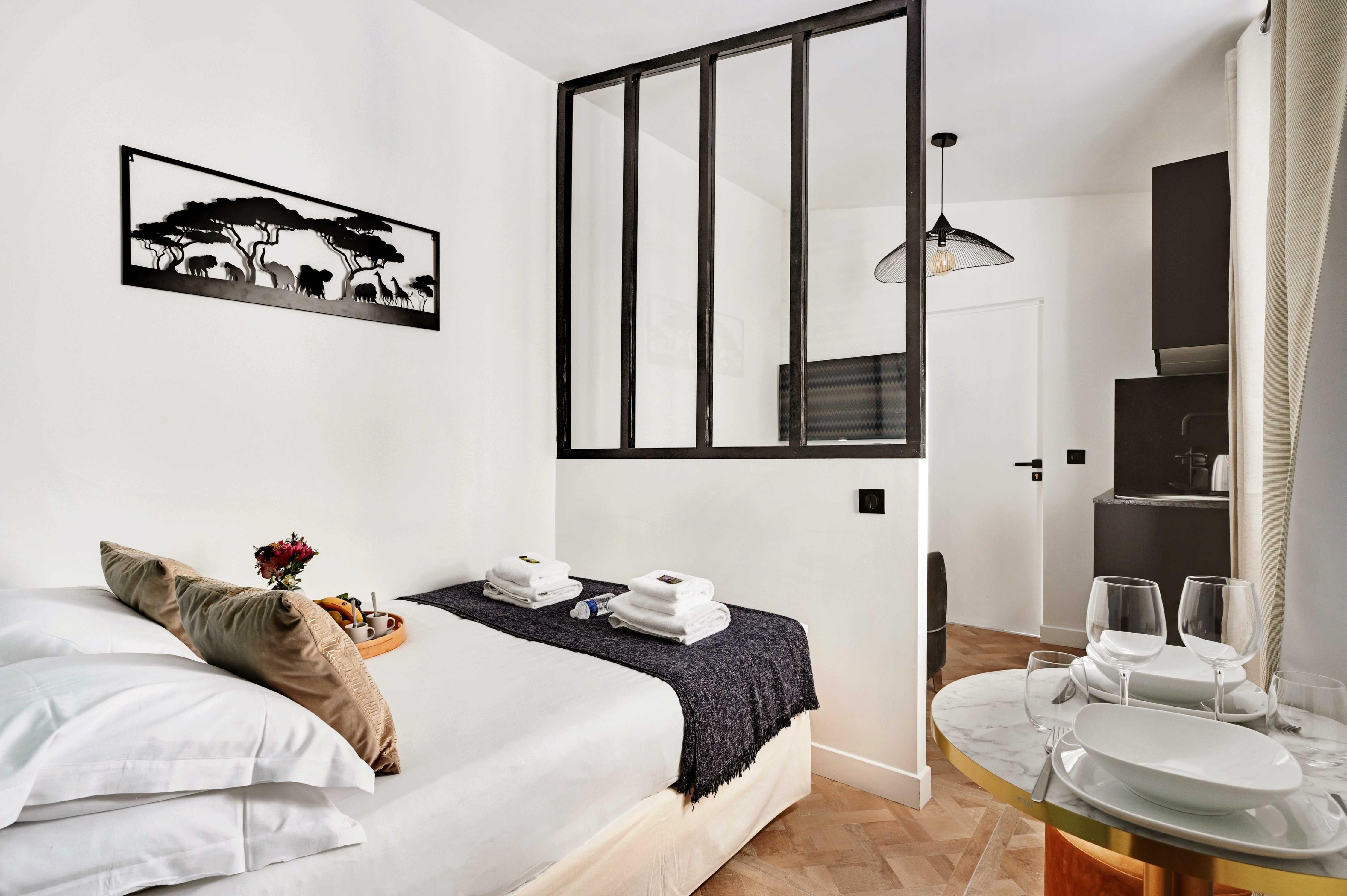 Cosy Apartment 1BR/2P Eiffel Tower/Champs de Mars - Tap to explore photos