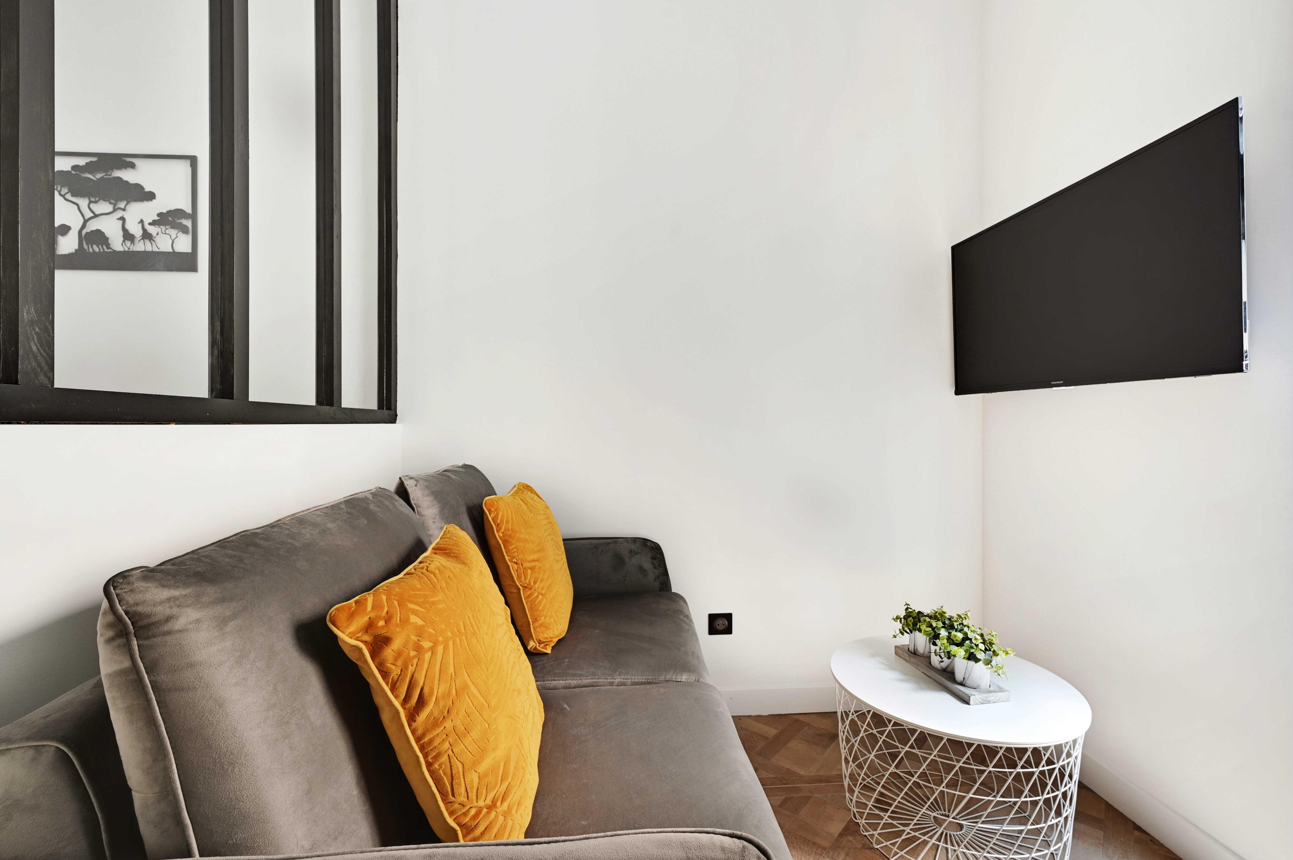 Cosy Apartment 1BR/2P Eiffel Tower/Champs de Mars - Tap to explore photos